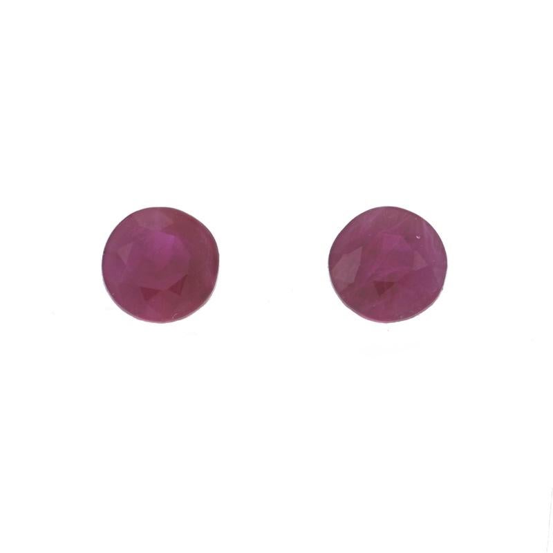 Trattamento: Riscaldamento
Carati totali: .63ctw
Taglio: Rotondo
Colore: rosso rosato
Stone 1 Dimensioni (mm): 4.04 x 4.00 x 2.66 
Stone 2 Dimensioni (mm): 4.00 x 4.00 x 2.60

Condizione: Nuovo