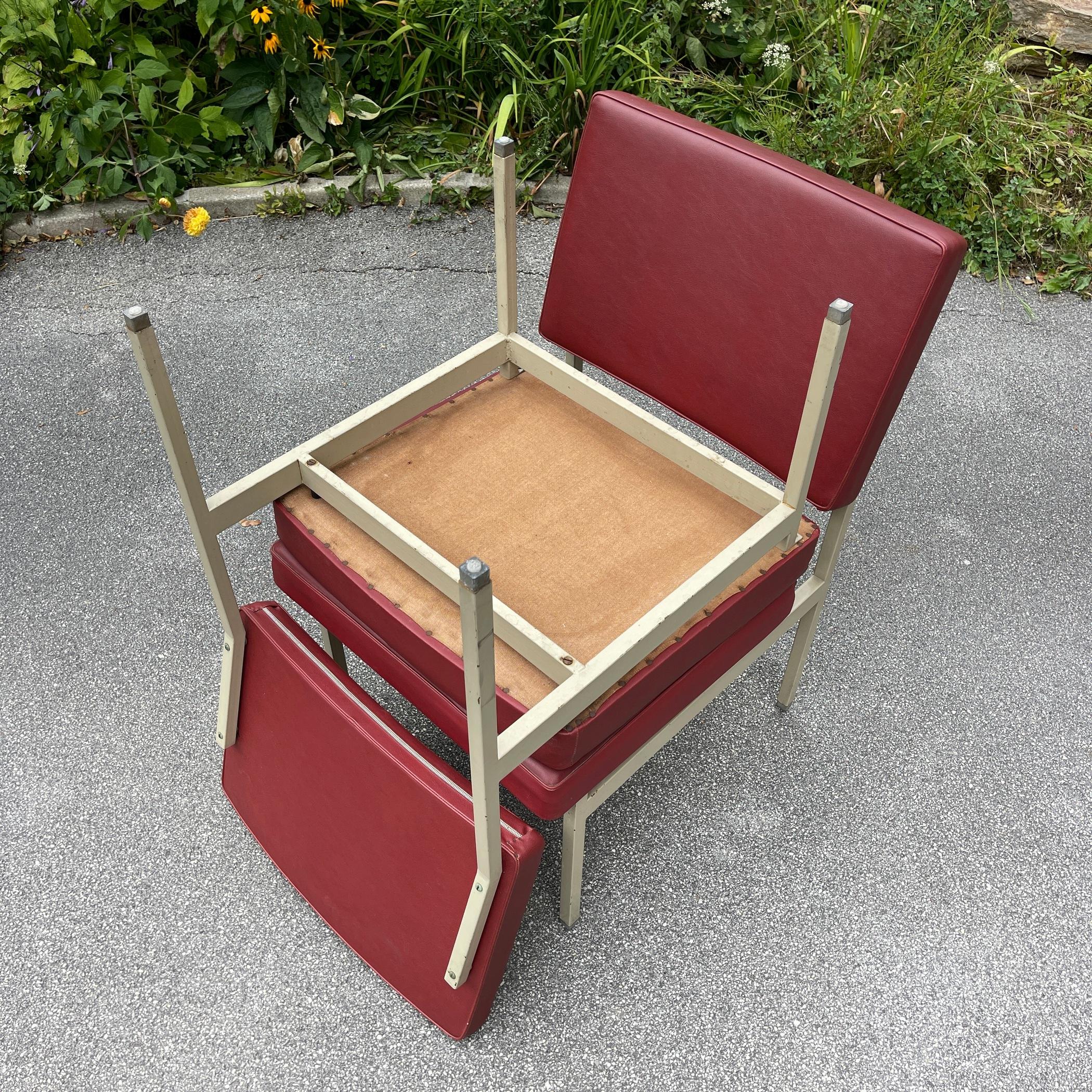 Ensemble de 2 chaises longues et table basses par Anonima Castelli, Italie, années 1950 en vente 5