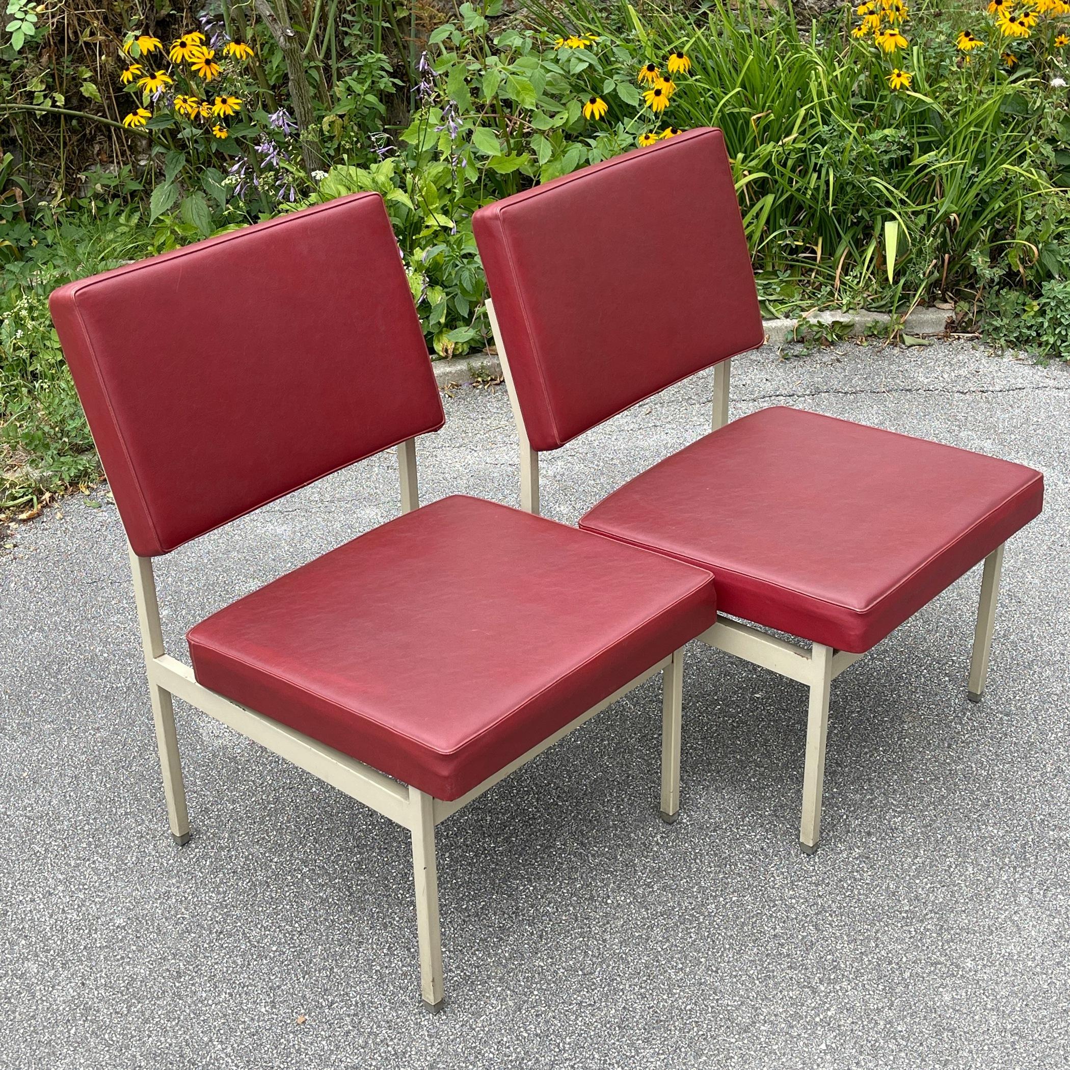 Set of 2 Lounge Chairs and Coffee Table by Anonima Castelli Italy 1950s For Sale 6