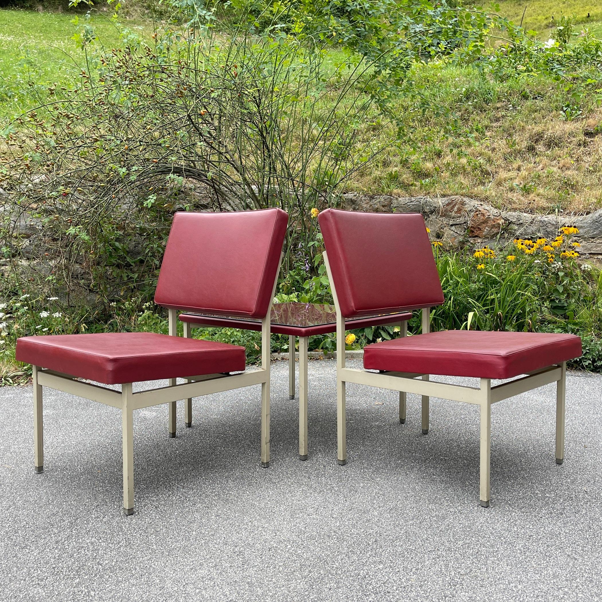 Set of 2 Lounge Chairs and Coffee Table by Anonima Castelli Italy 1950s For Sale 8