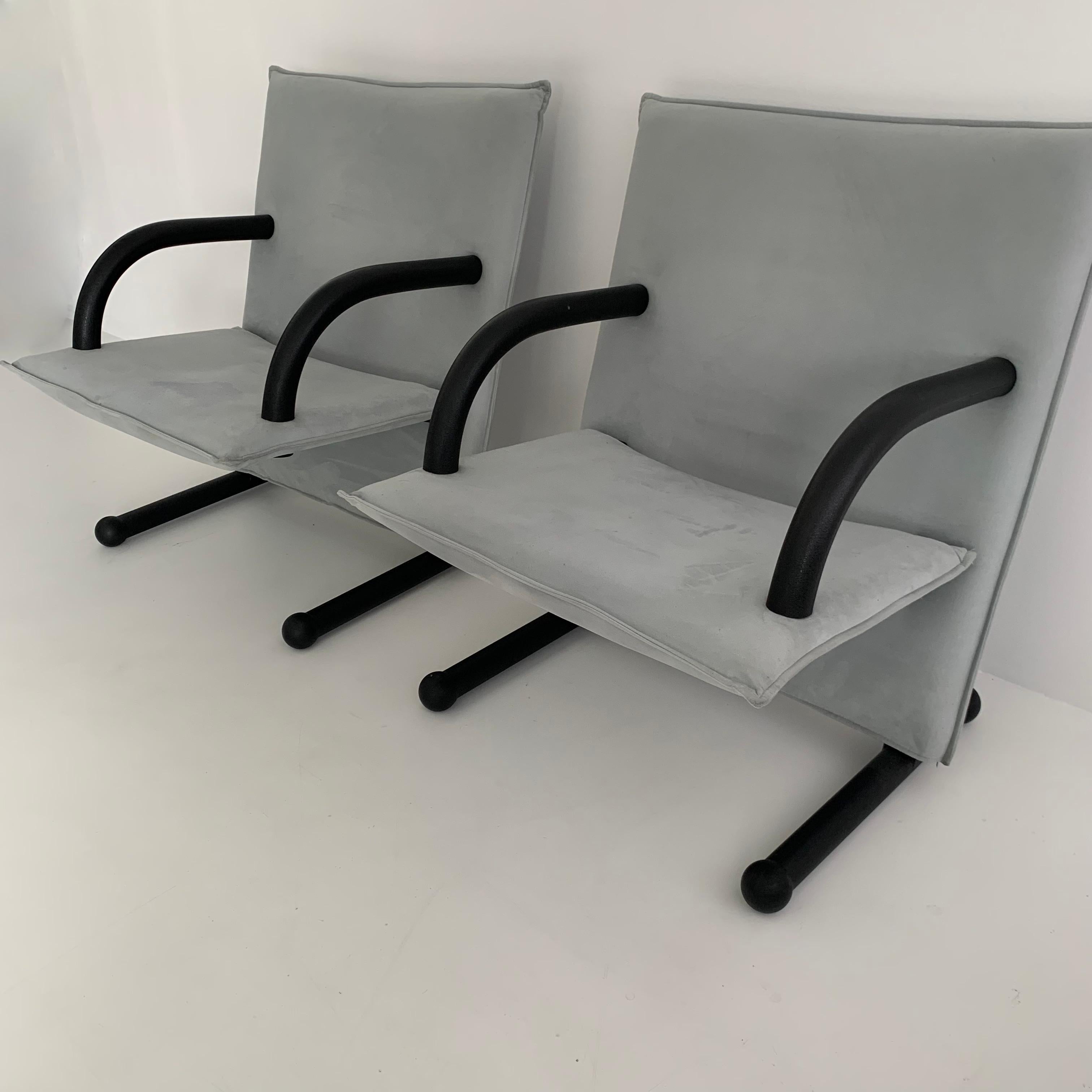 Post-Modern Set of 2 Lounge Chairs Burkhard Vogtherr for Arflex T-Line, 1980’s For Sale
