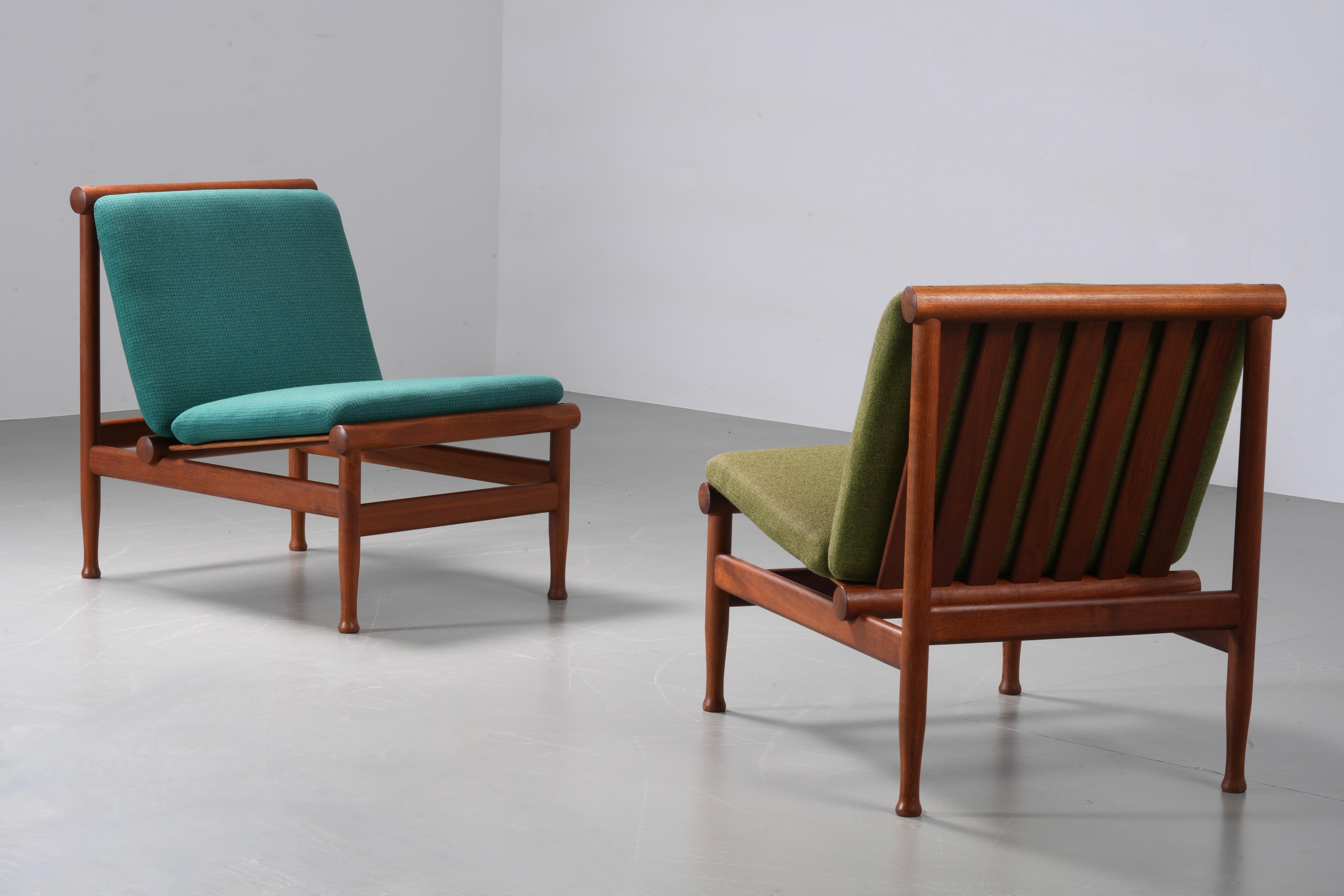 Milieu du XXe siècle Ensemble de 2 chaises longues en teck par Kai Kai Larsen, Danemark, années 1960 en vente
