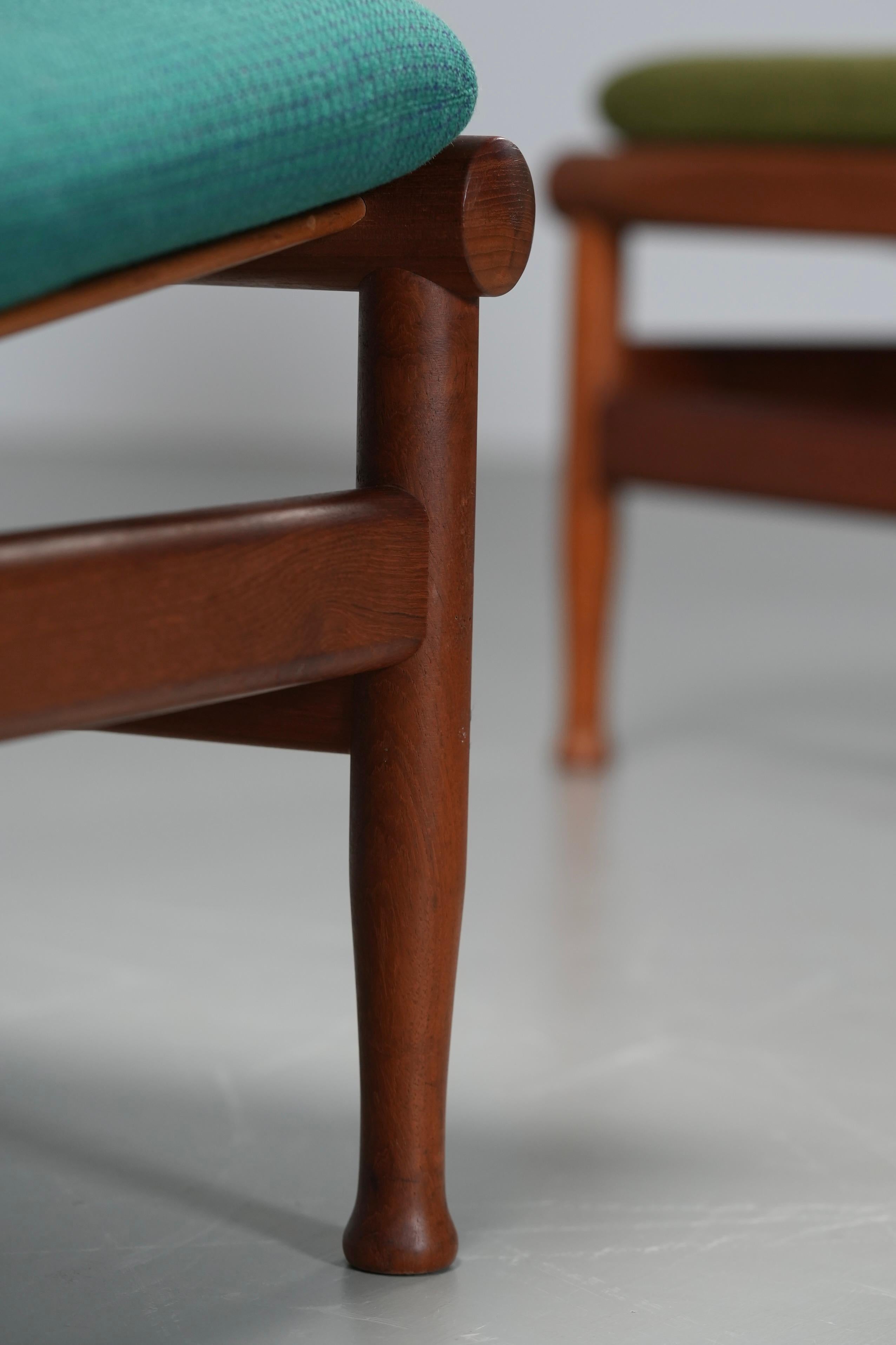 Tissu Ensemble de 2 chaises longues en teck par Kai Kai Larsen, Danemark, années 1960 en vente