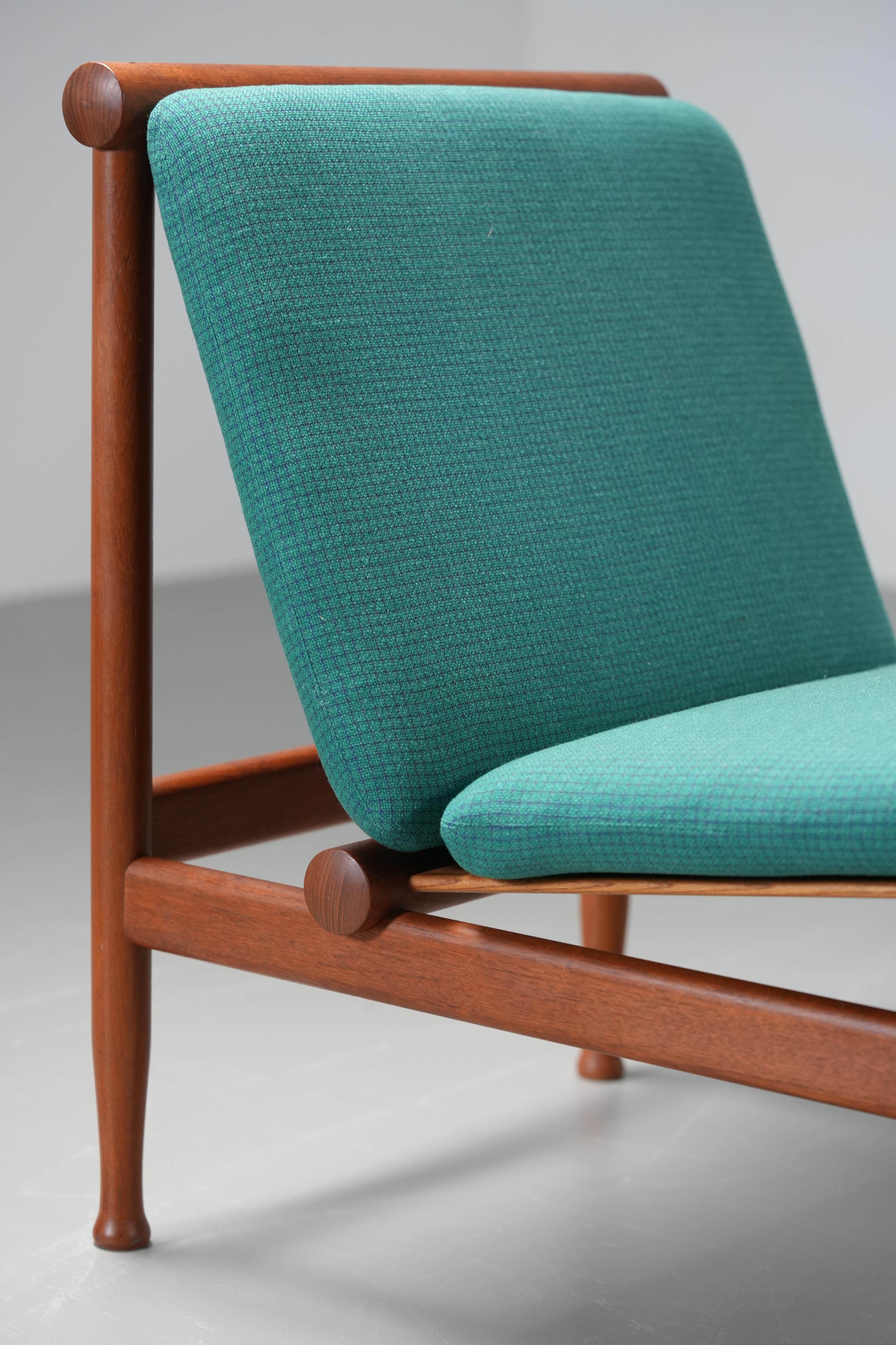 Ensemble de 2 chaises longues en teck par Kai Kai Larsen, Danemark, années 1960 en vente 1
