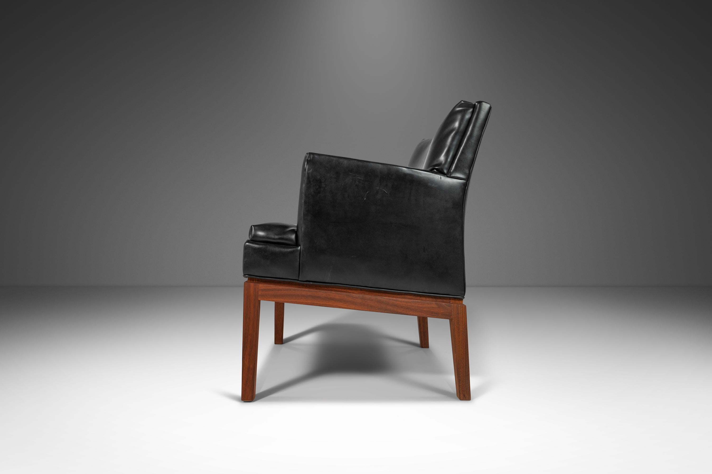 Set of 2 Lounge Chairs by Marble Imperial in Leatherette & Walnut, USA, c. 1960s For Sale 3