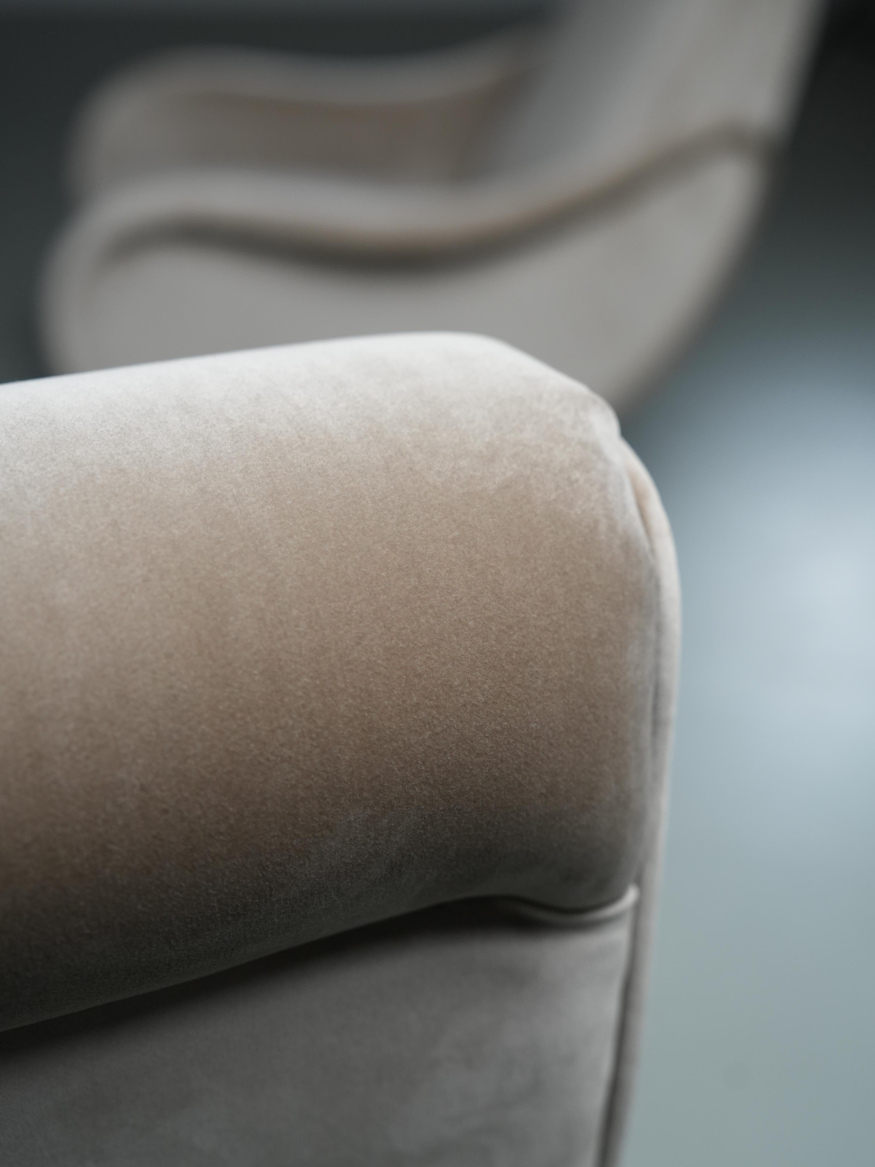 Set of 2 Lounge Chairs in light brown Velvet and Wood, Italy, 1950's For Sale 1