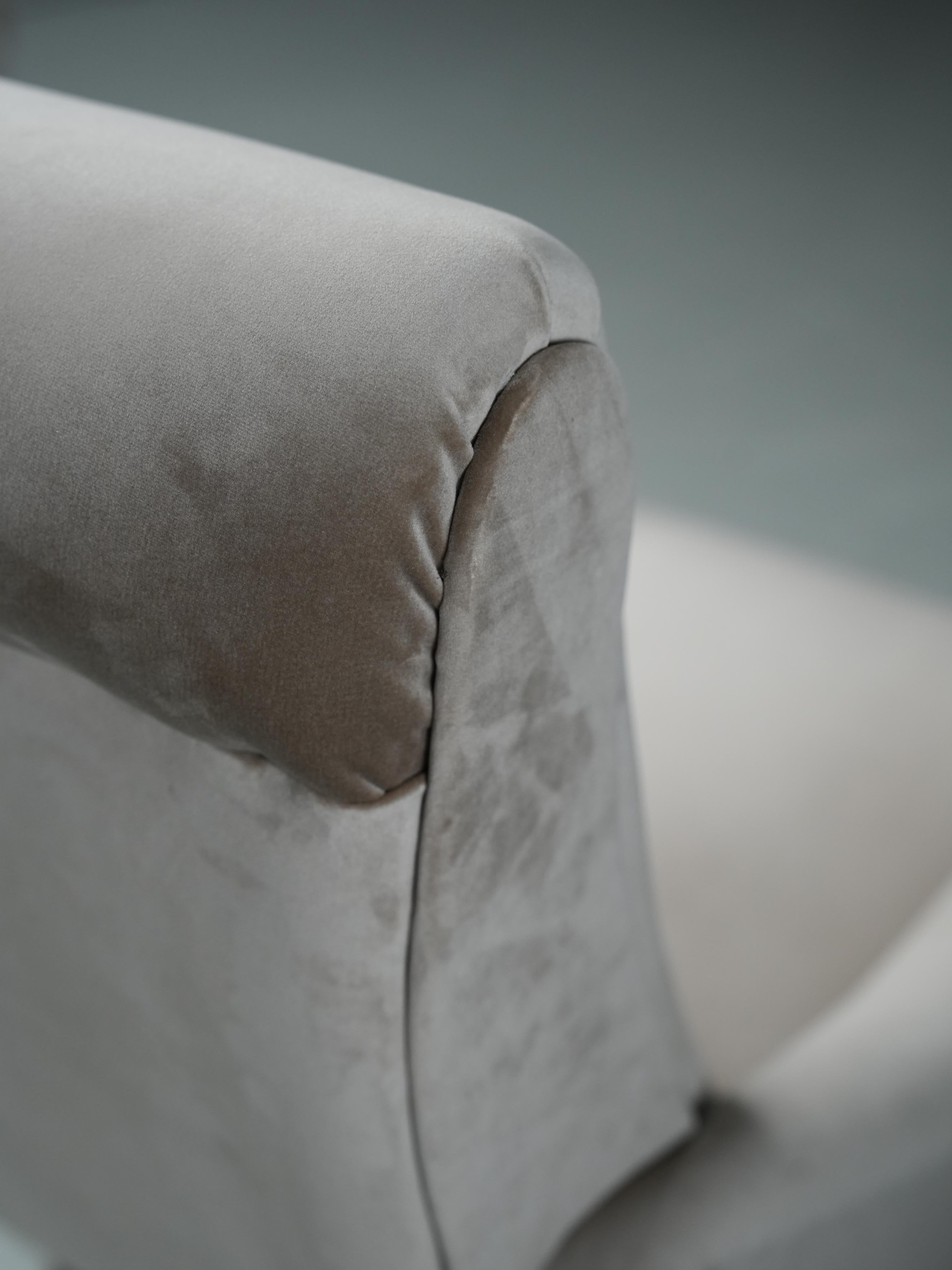 Set of 2 Lounge Chairs in light brown Velvet and Wood, Italy, 1950's For Sale 3