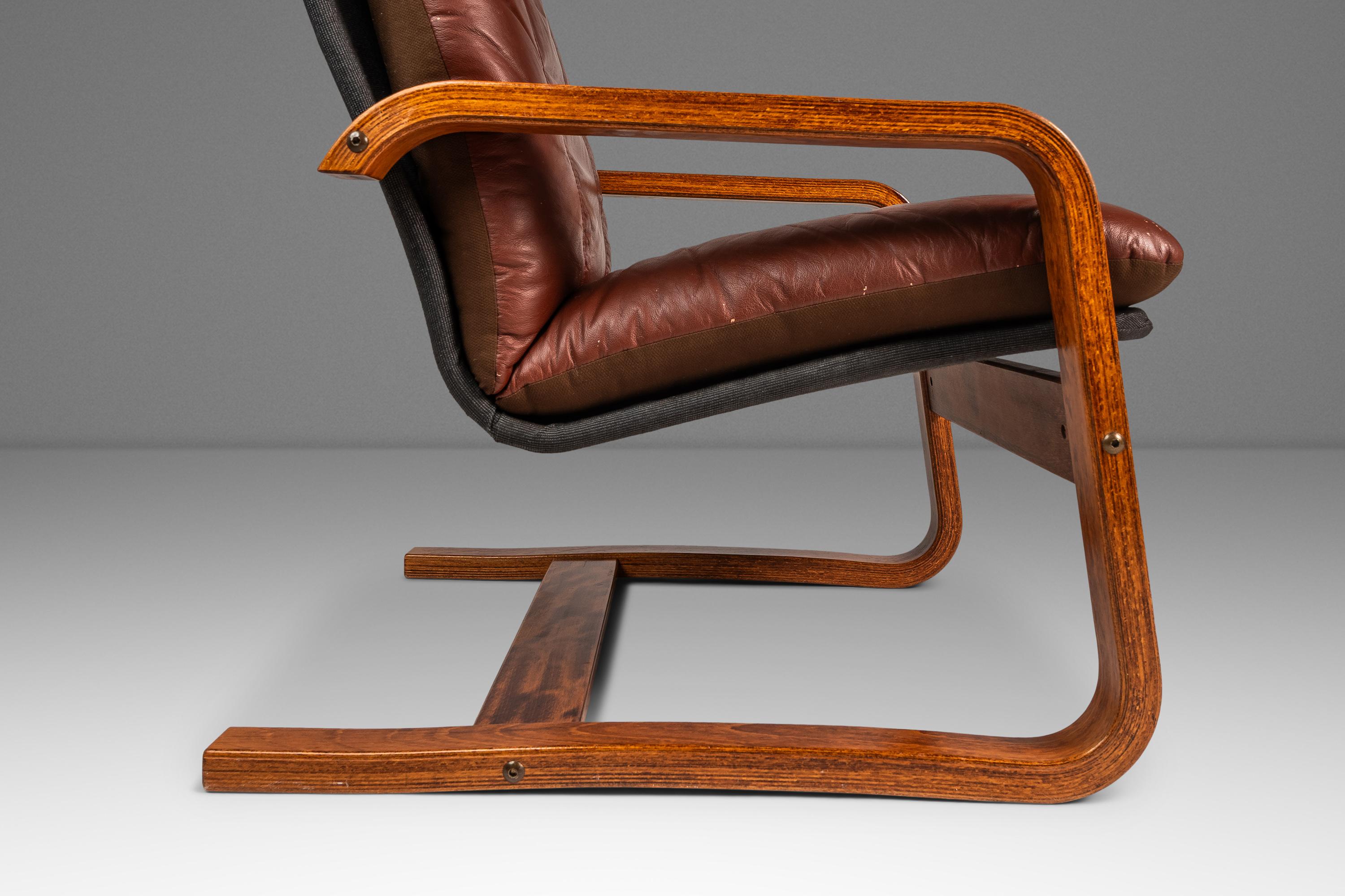 Set of 2  Lounge Chairs in the Manner of Ingmar Relling, Scandinavia, c. 1980s in vendita 6