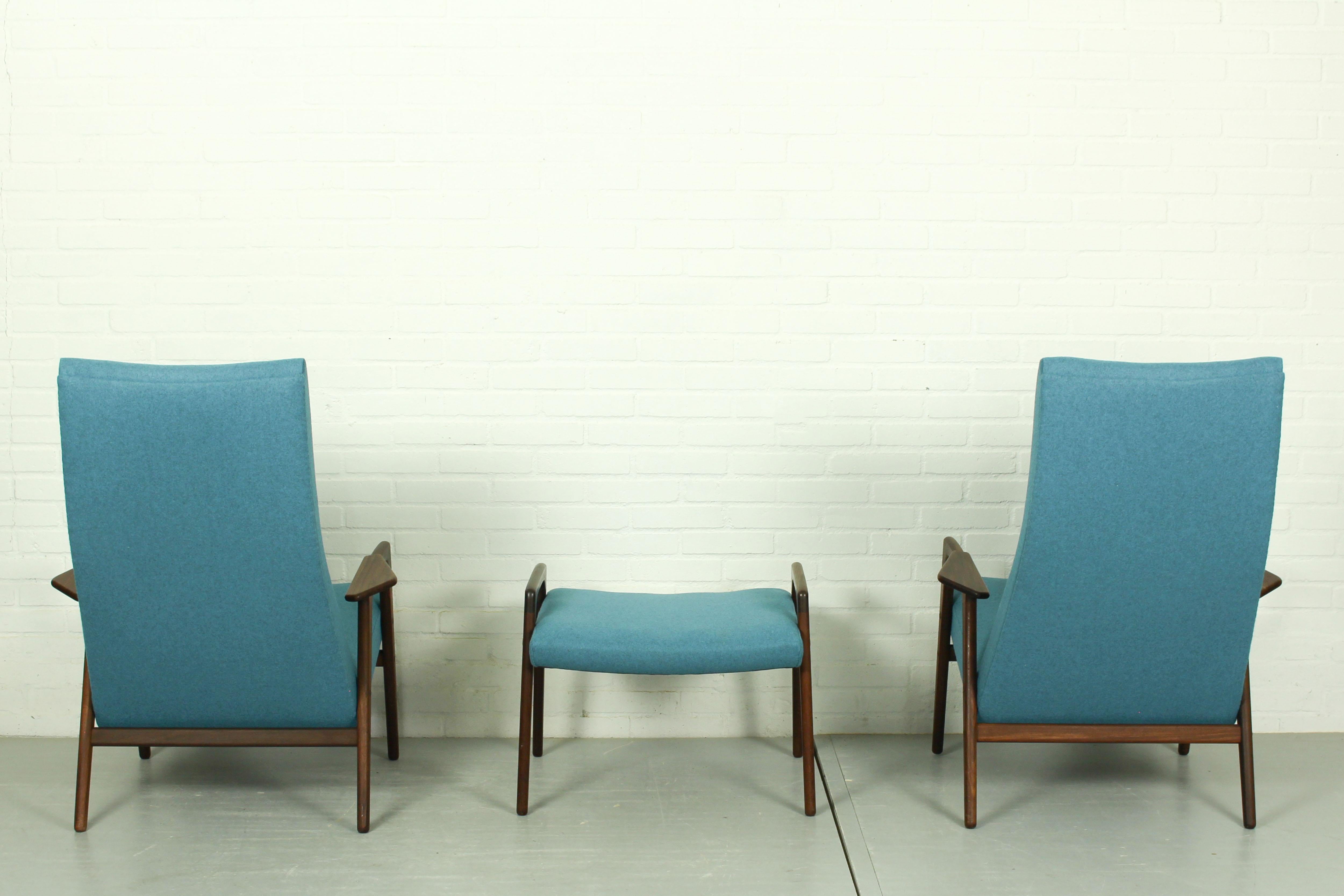 Ensemble de 2 chaises longues et d'un pouf assorti par Yngve Ekström pour Pastoe, 1960s  en vente 4