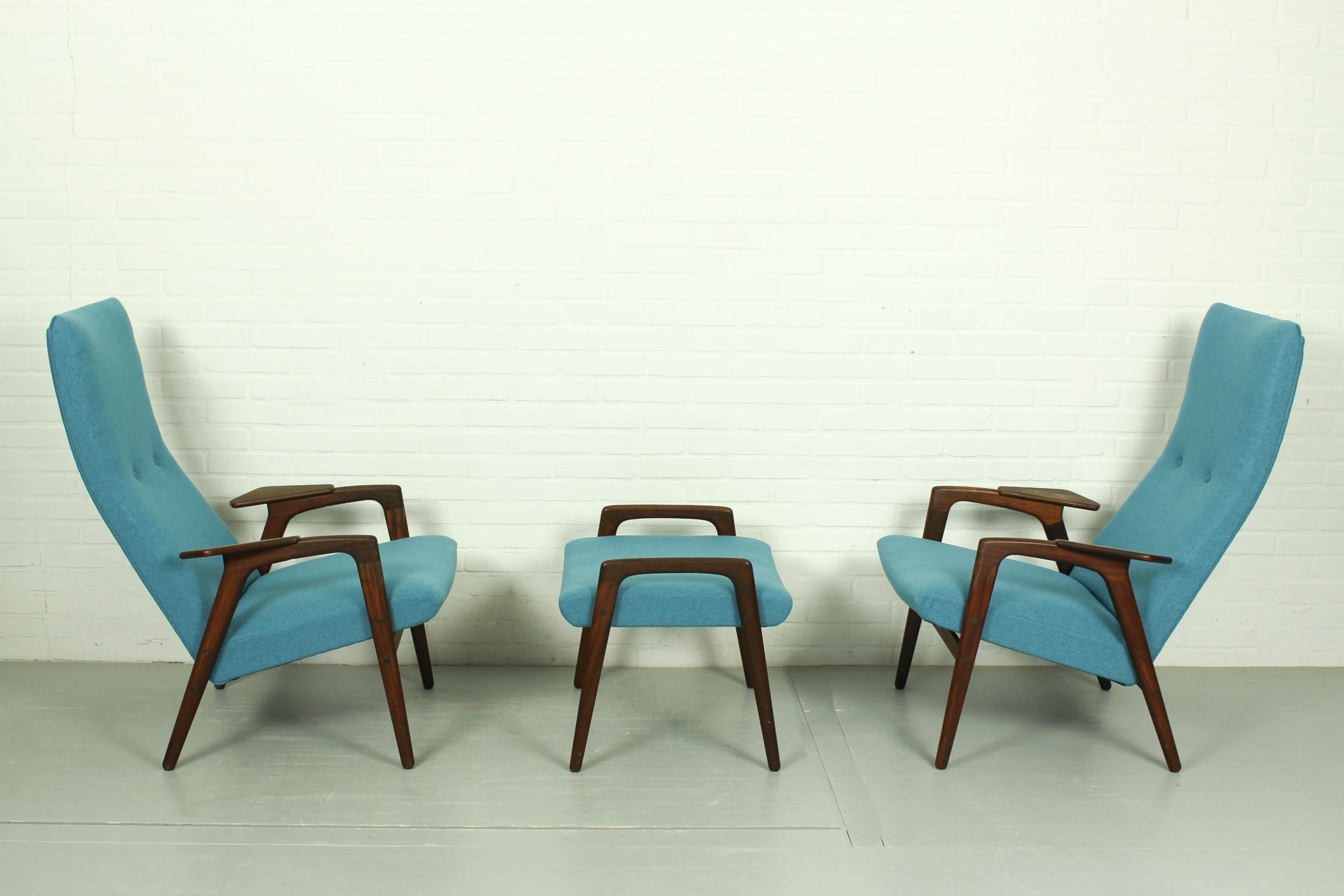 Set of 2 Lounge Chairs+ Matching Ottoman by Yngve Ekström for Pastoe, 1960s In Good Condition For Sale In Appeltern, Gelderland