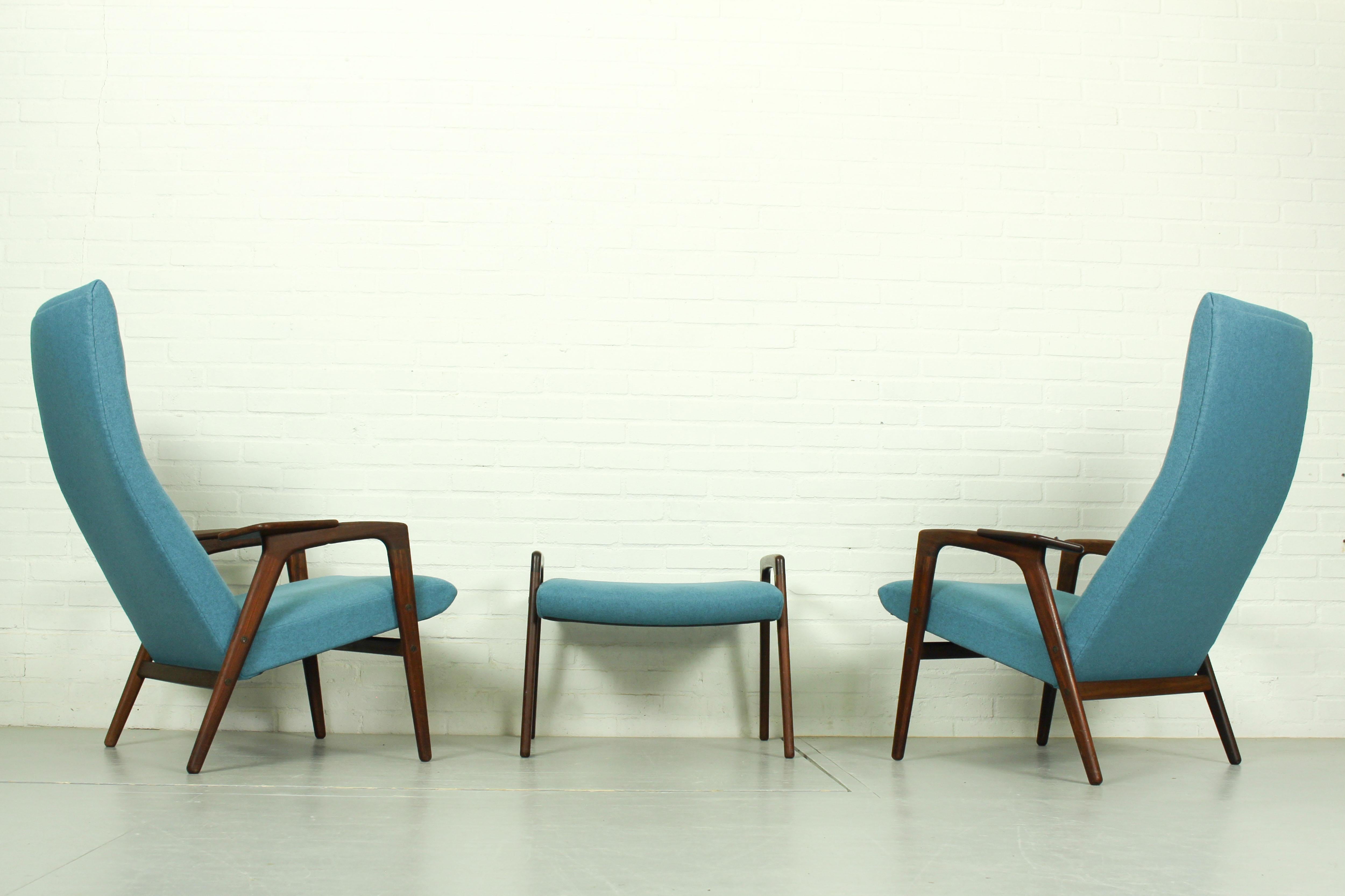 Ensemble de 2 chaises longues et d'un pouf assorti par Yngve Ekström pour Pastoe, 1960s  en vente 1
