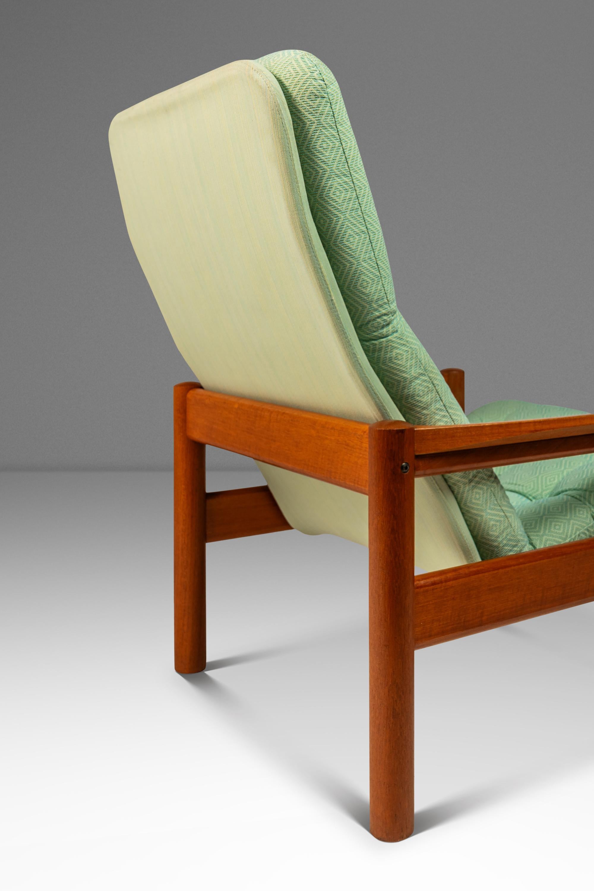 Ensemble de 2 chaises longues et ottomans, table d'appoint, Domino Møbler, Danemark, c. 1970's en vente 9
