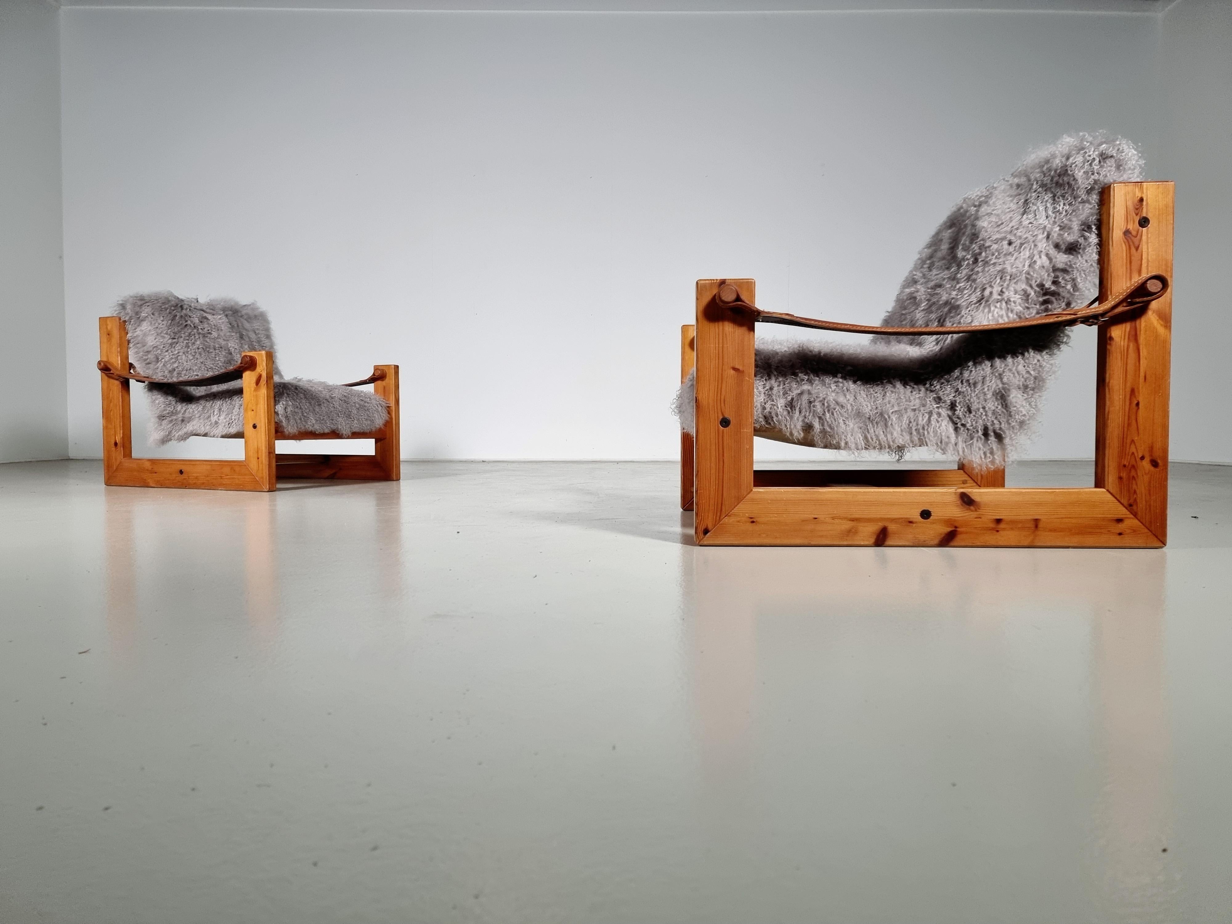 Mid-Century Modern Set of 2 Lounge Sling Chairs in shearling and pine wood, the Netherlands For Sale
