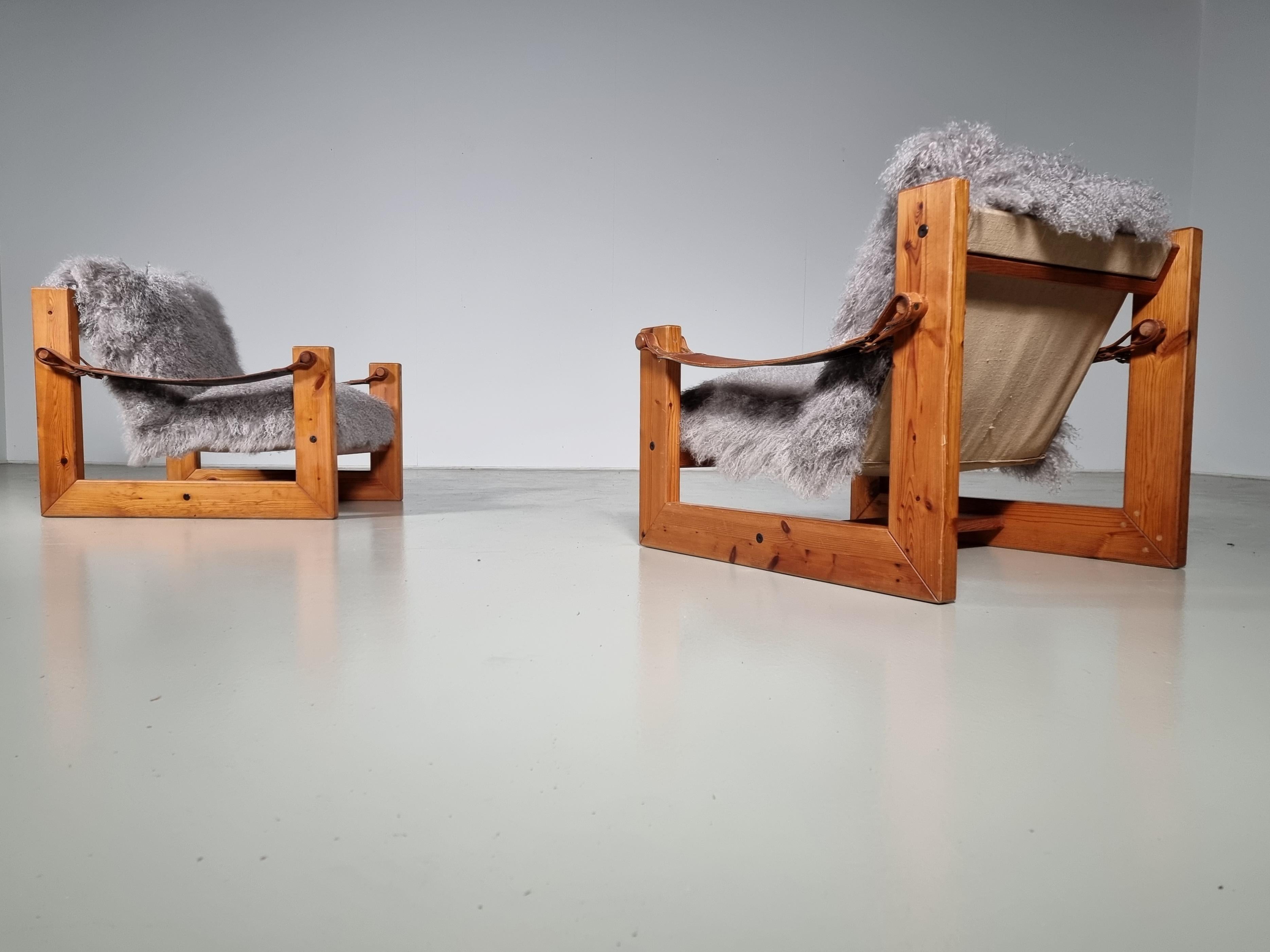European Set of 2 Lounge Sling Chairs in shearling and pine wood, the Netherlands For Sale