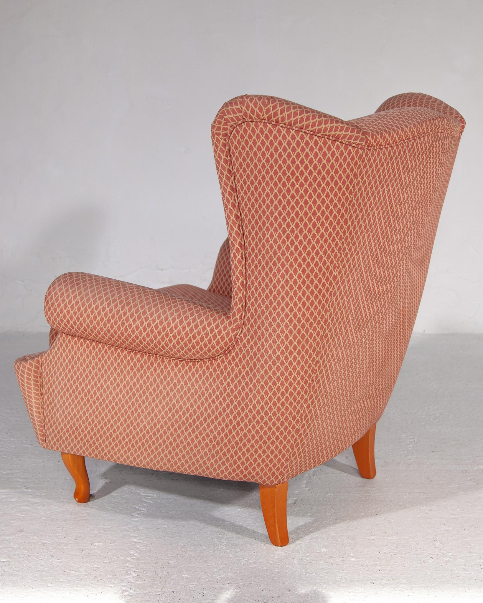 Hand-Crafted Set of 2 Lounge Wingback Chairs attributed to ISA Bergamo For Sale