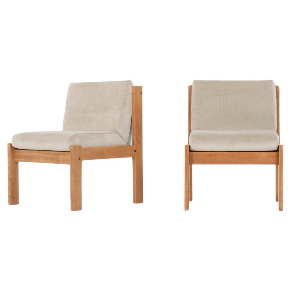 Ensemble de 2 chaises basses par Andre Sornay, 1960 en vente