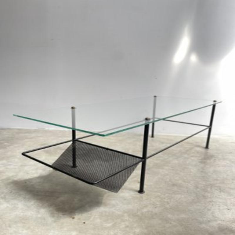 Ensemble de 2 tables basses par Mathieu Matégot, France, années 1960 Excellent état - En vente à Andrézieux-Bouthéon, FR