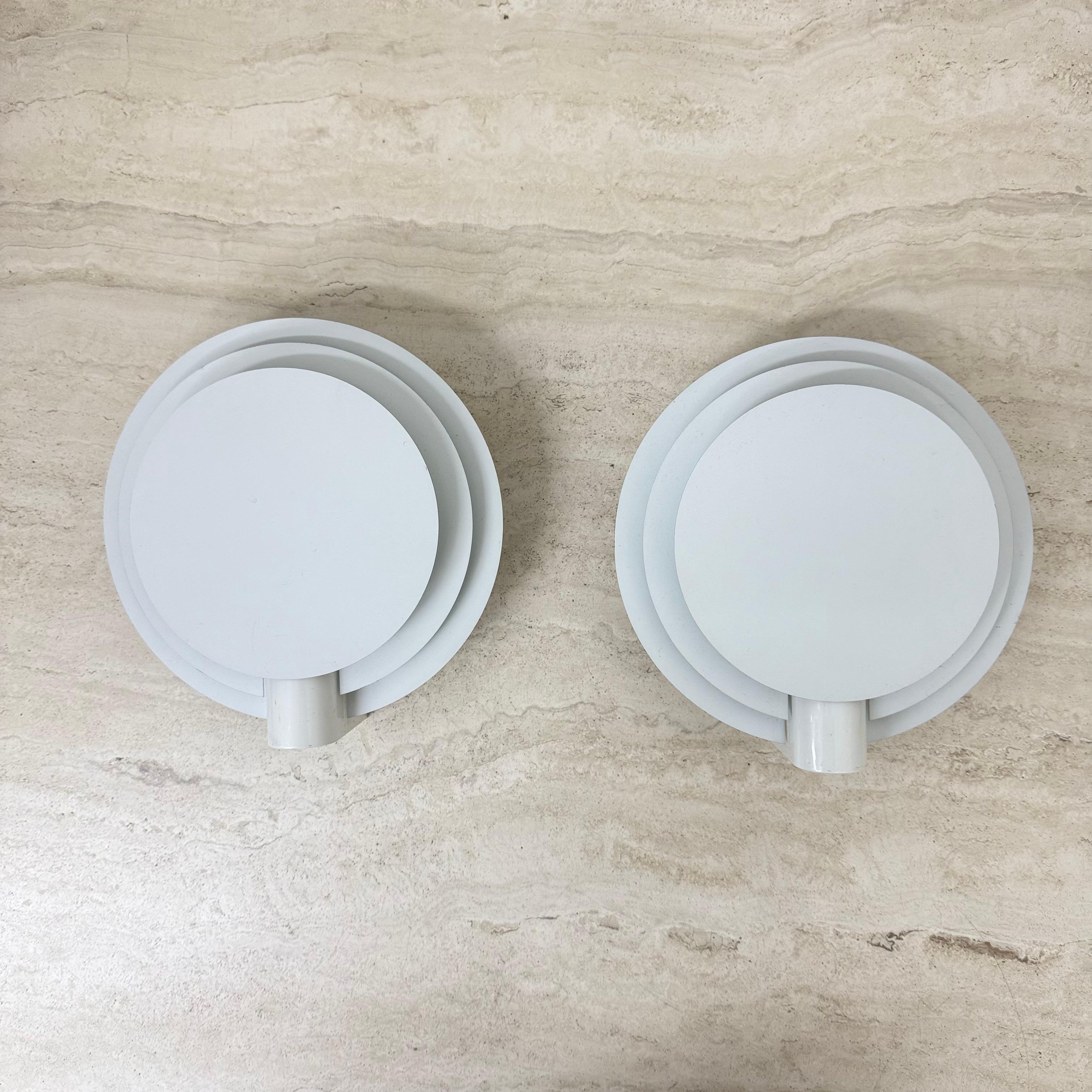 2er-Set Lumiance runde Wandleuchten 'Planeta' 1970er (Ende des 20. Jahrhunderts) im Angebot