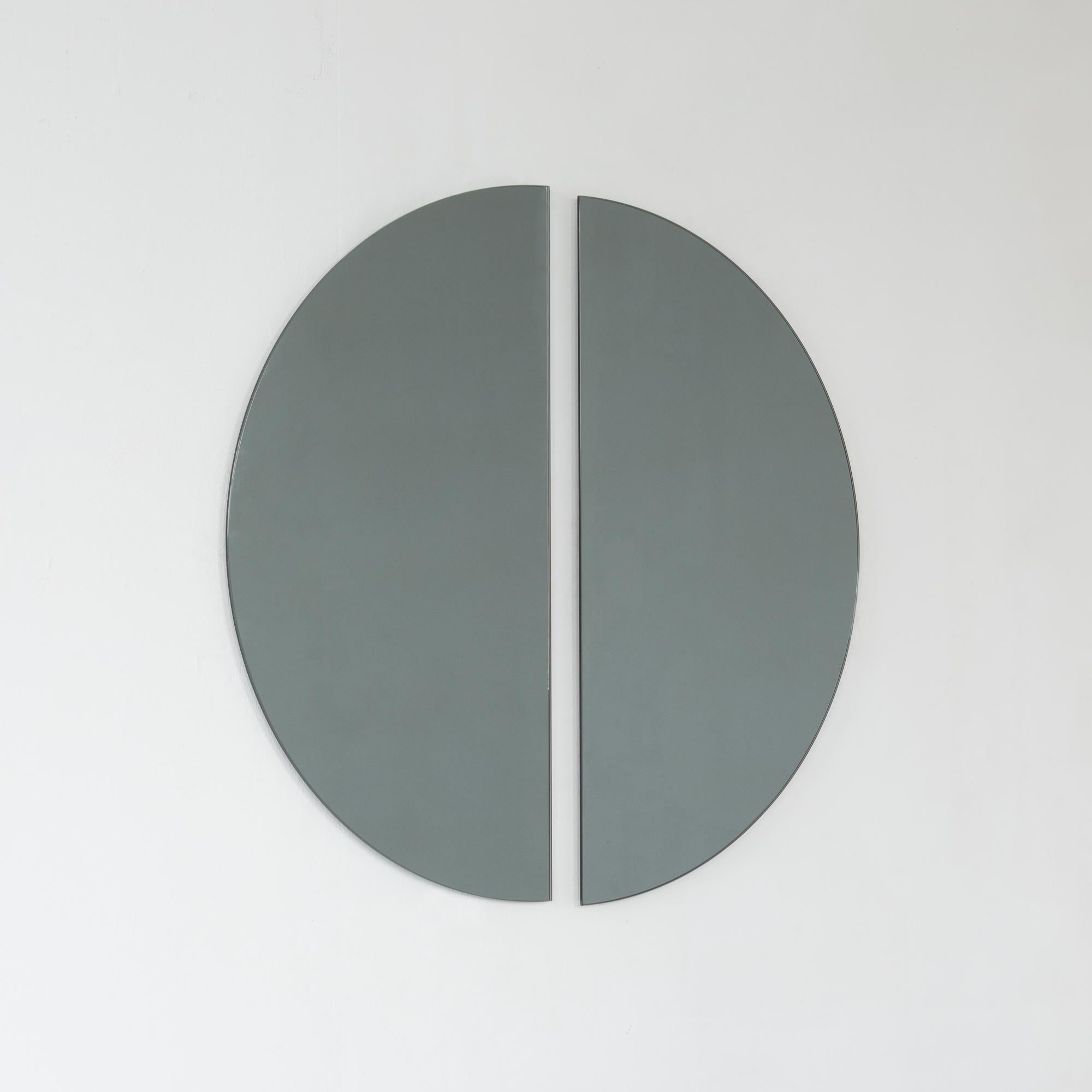 2er-Set Luna Halbmond schwarz getönte runde rahmenlose minimalistische Spiegel, groß (Moderne) im Angebot