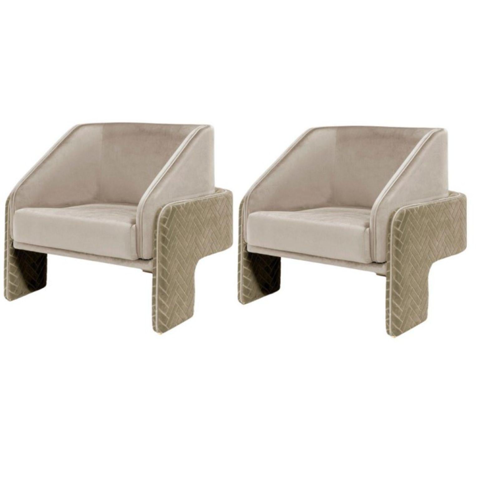 Set of 2 L’Unité armchairs by Dooq
W 85 cm 33”
D 81 cm 31”
H 74 cm 29”
seat height 41 cm 16”

Materials: upholstery fabric or leather
feet stainless steel plated polished or satin:
brass, copper or nickel
COM/COL requirements: 
outside
