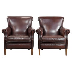 Set of 2 luxury sheepskin armchairs with a timeless look