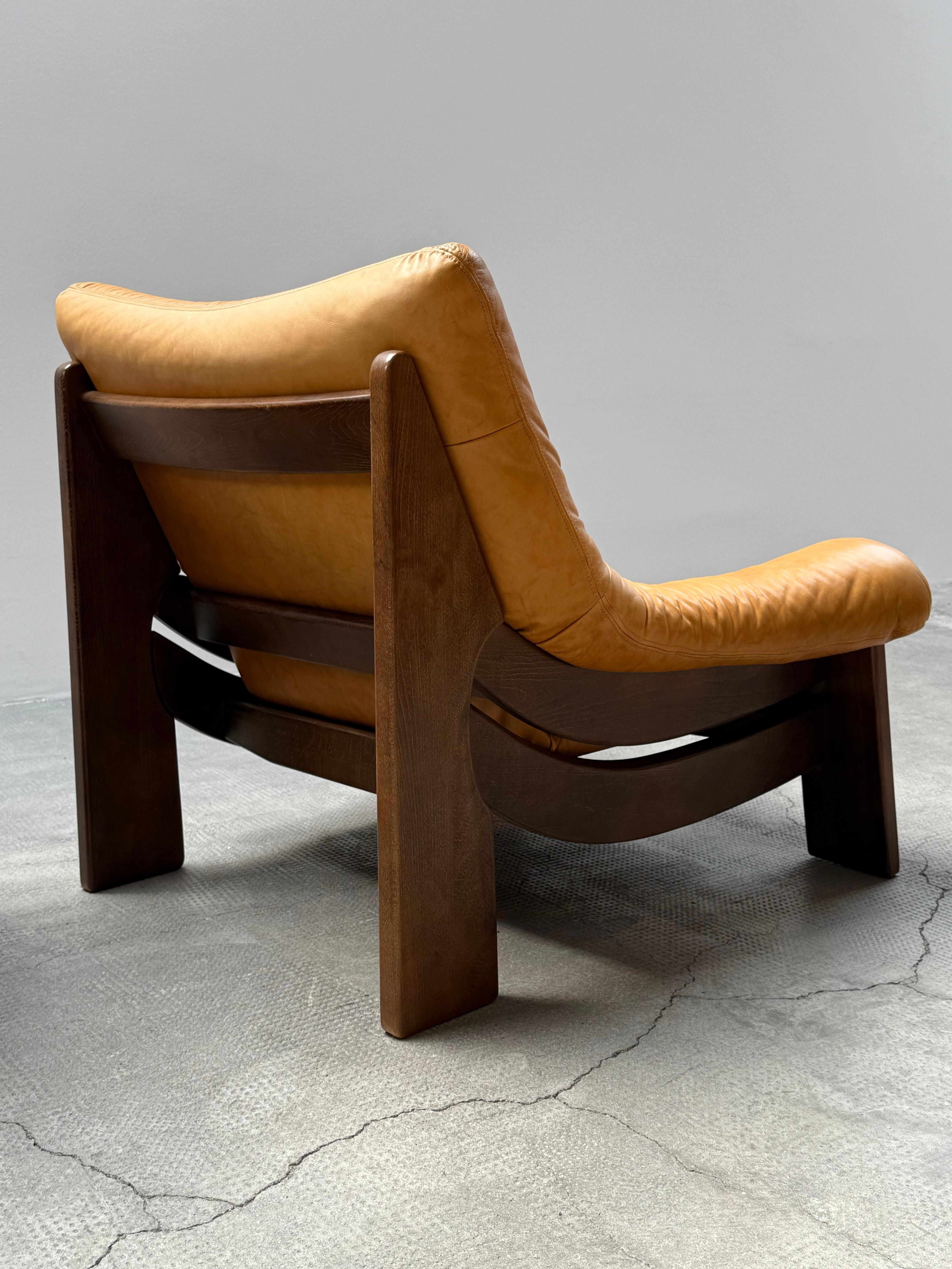 SET OF 2 MAISON REGAIN LEATHER OAK ARMCHAIRS, FRANCE 1970s 5