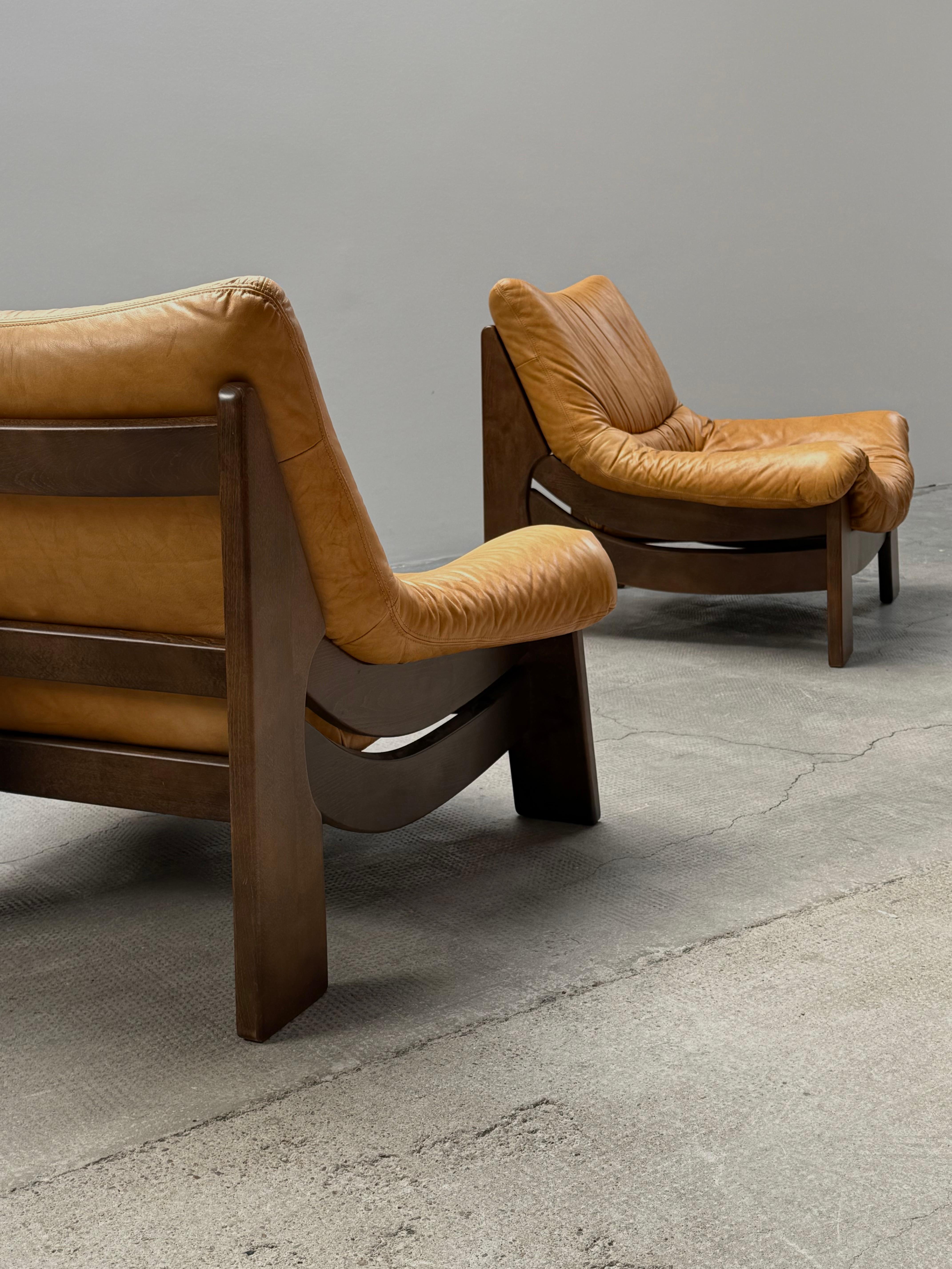 French SET OF 2 MAISON REGAIN LEATHER OAK ARMCHAIRS, FRANCE 1970s