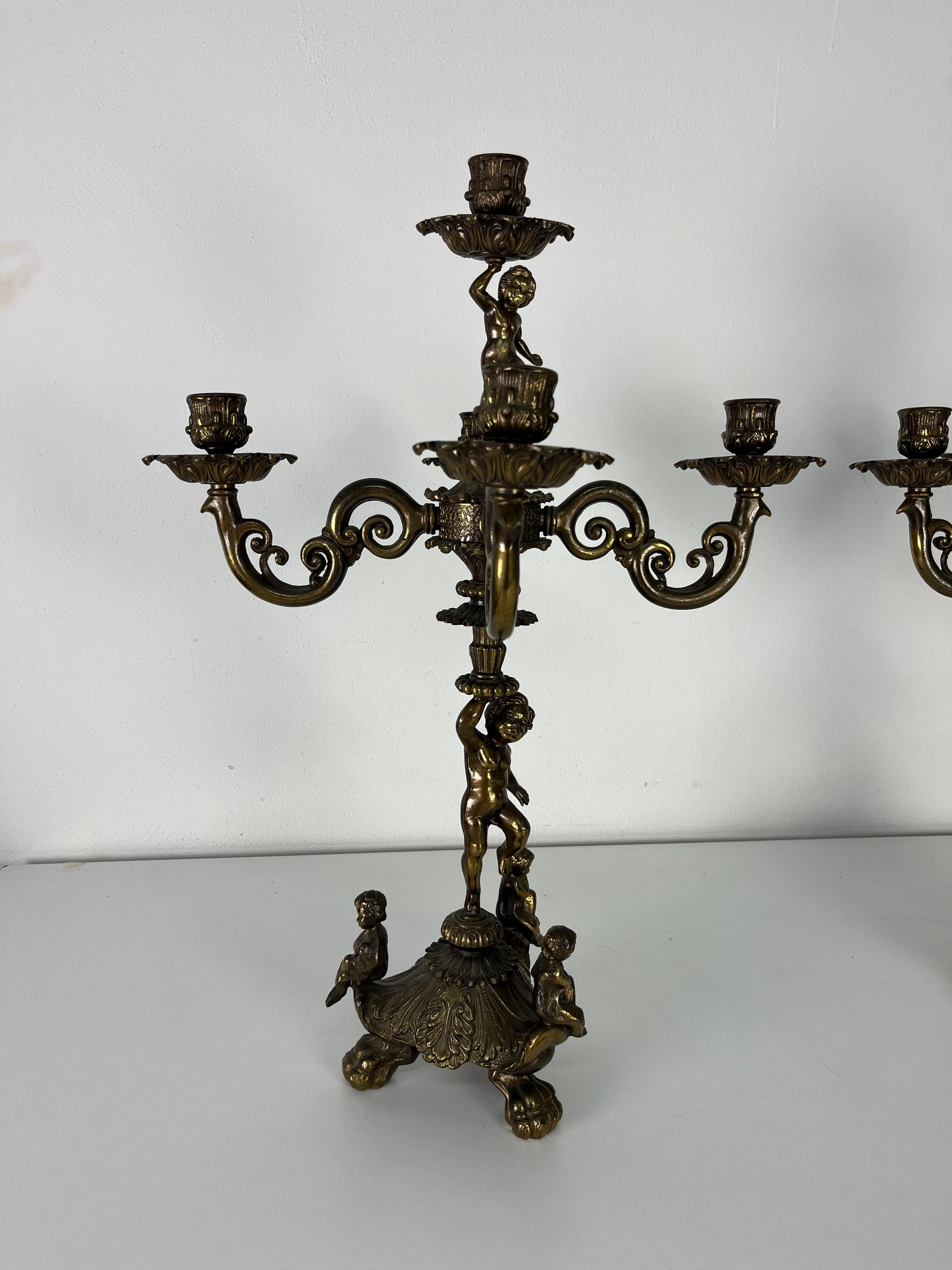 Set of 2 Majestic Italian five-light brass Candelabra, 1940s. In Good Condition For Sale In Palermo, IT