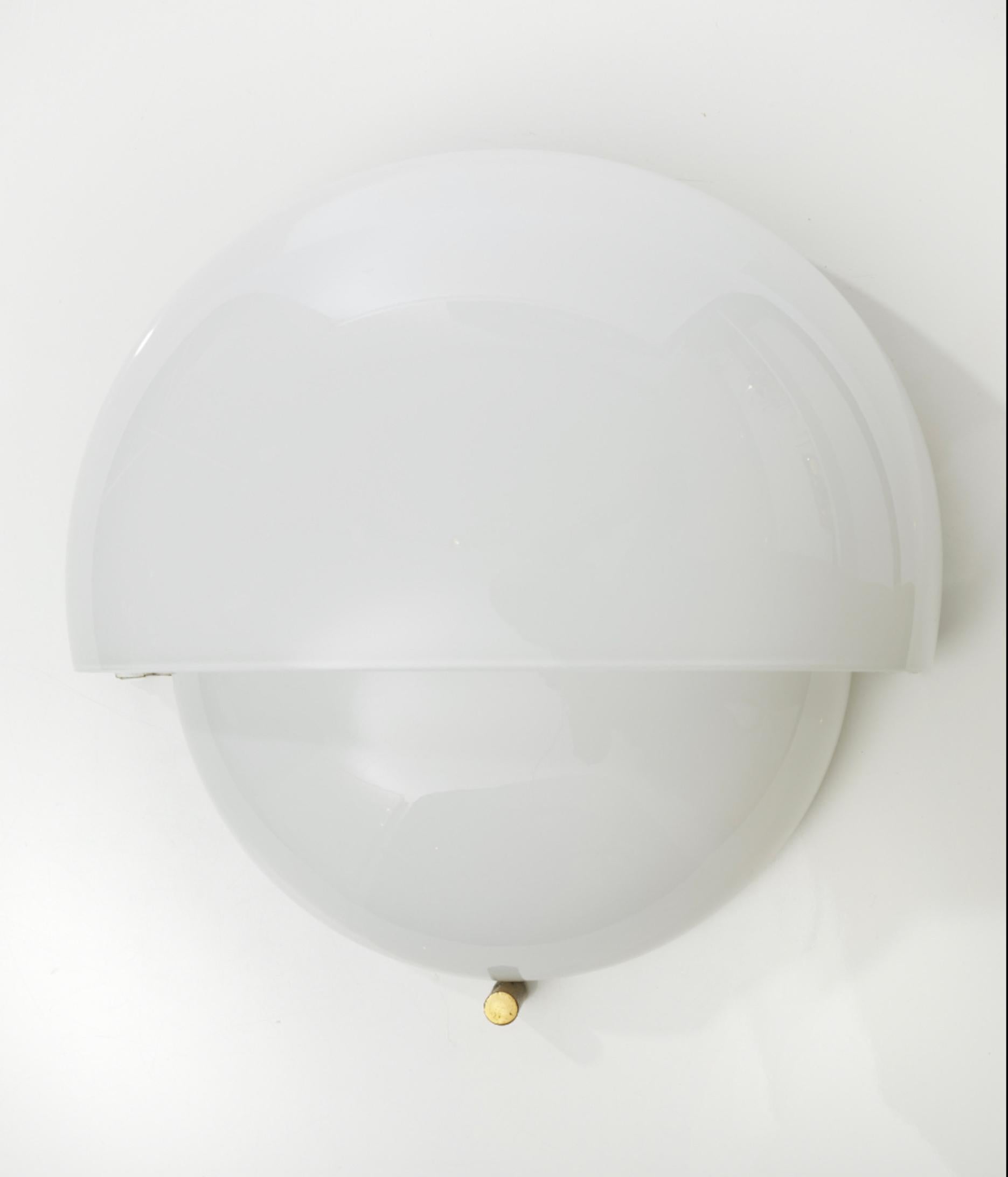 Set of 2  'Mania' wall lamps by Vico Magistretti for Artemide, Italy Era espacial en venta