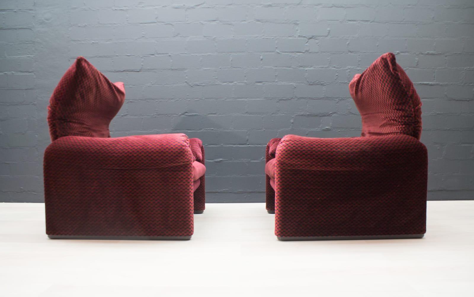Space Age Set of 2 Maralunga Armchairs by Vico Magistretti for Cassina, 1970s