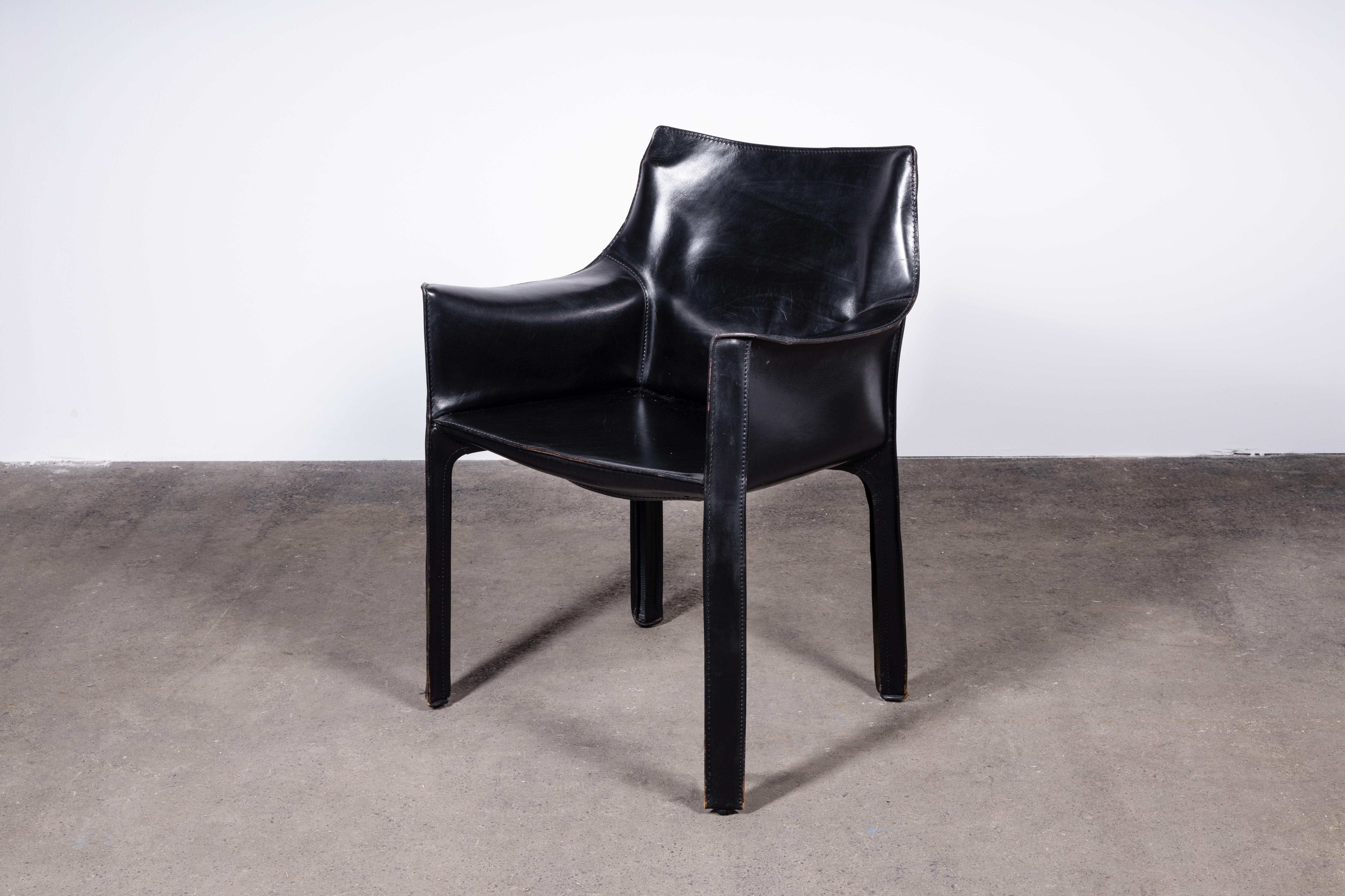 Italian Set of 2 Mario Bellini CAB 414 Chairs in Black Leather for Cassina