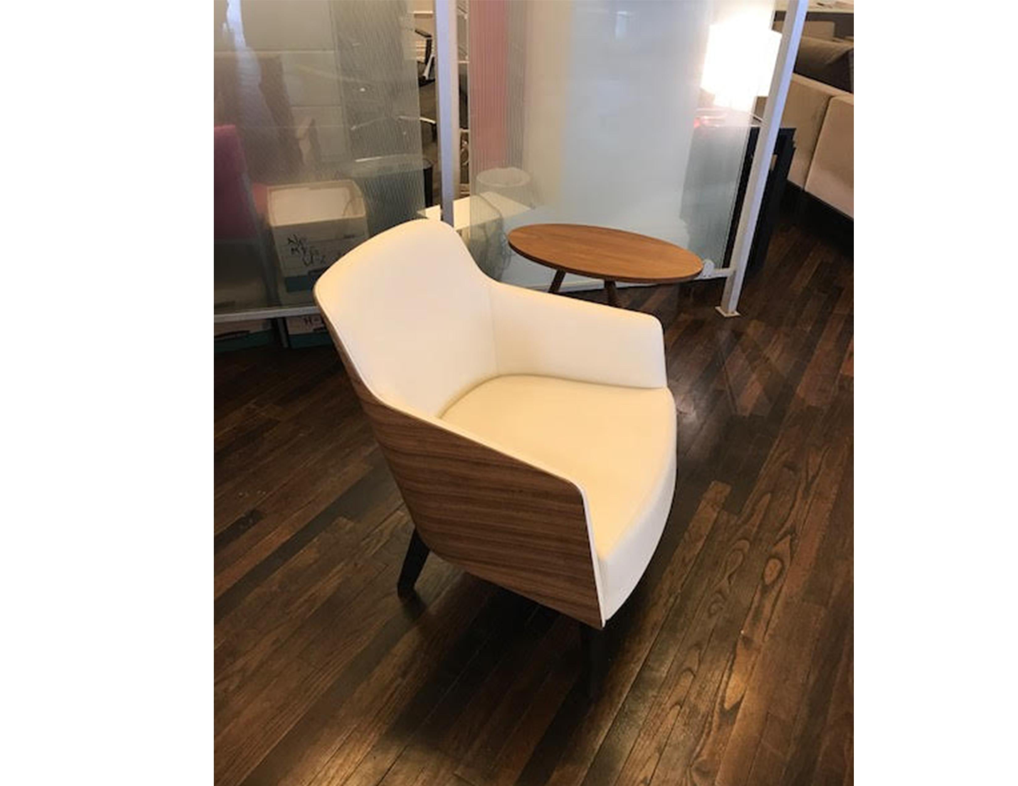 Modern Set of 2 Quinti Marlene White Genuine Leather Lounge Chairs