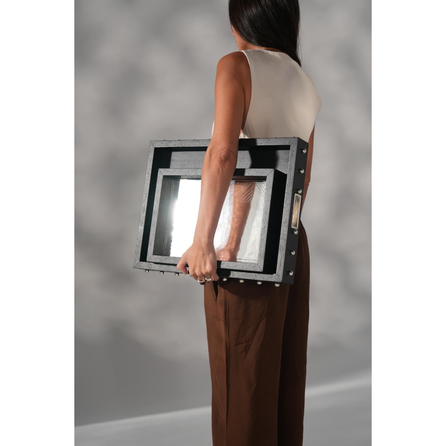 XXI secolo e contemporaneo Set di 2 vassoi Marri in ottone placcato argento e impiallacciatura in Oak Oak di Marau in vendita