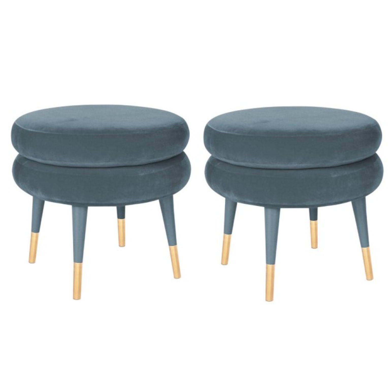 Set of 2 marshmallow stools, Royal Stranger
Dimensions: 45 x 50 x 50 cm.
Materials: Velvet upholstery, brass.
Available in: Mint green, light pink, royal green, royal red.

Royal Stranger is an exclusive furniture brand determined to bring you