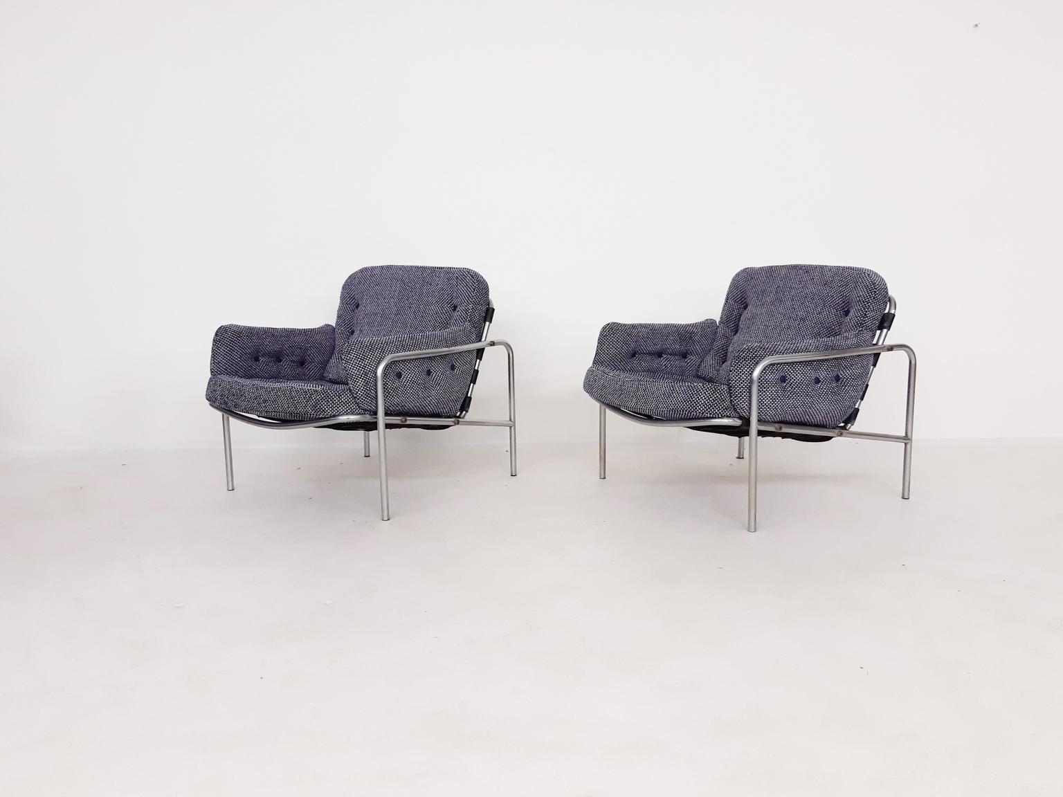 Chromed frame has some rust, especially on the arm rests. With new cushions and new blue - grey upholstery

Martin Visser was one of the leading Dutch designers of the midcentury together with Cees Braakman, Gijs van der Sluis, Coen de Vries, Rob