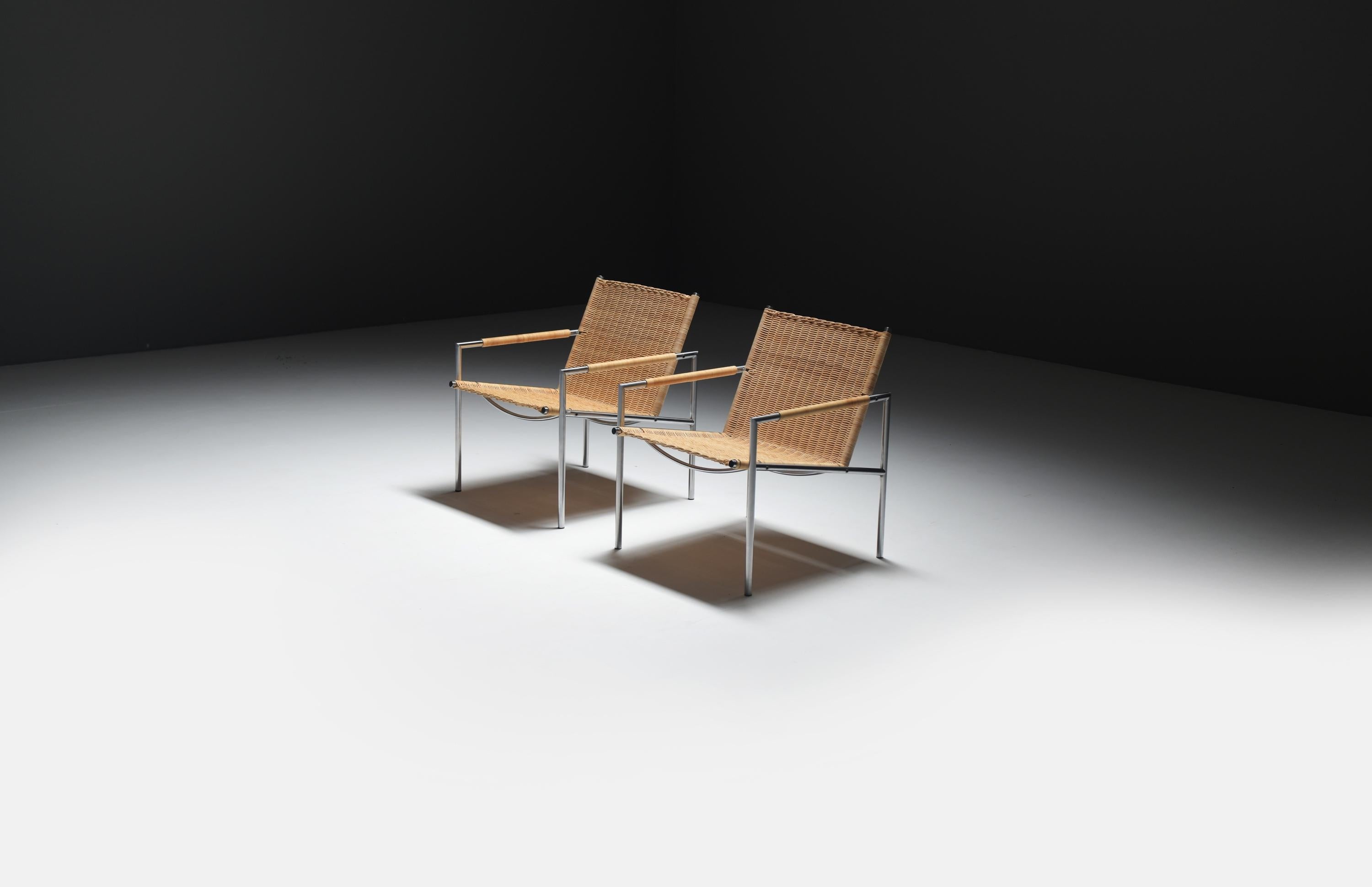 Mid-Century Modern Set of 2 matching rattan woven SZ 01 Armchairs by Martin Visser for SPECTRUM For Sale