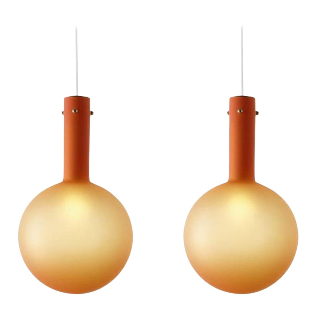 Ensemble de 2 lampes à suspension en sphaerae orange mat de Dechem Studio