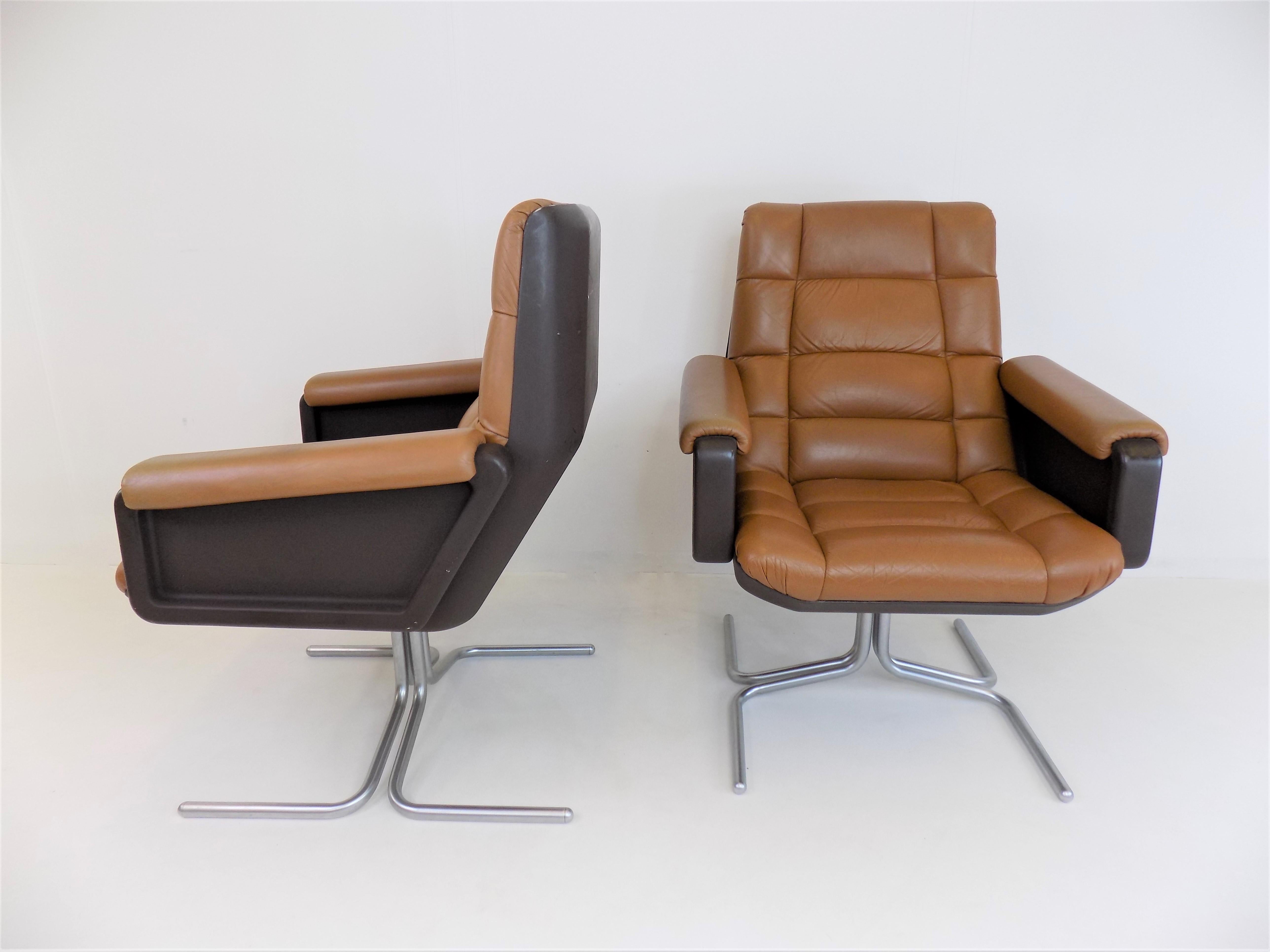 Set of 2 Mauser Seat 150 leather armchairs by Herbert Hirche 8