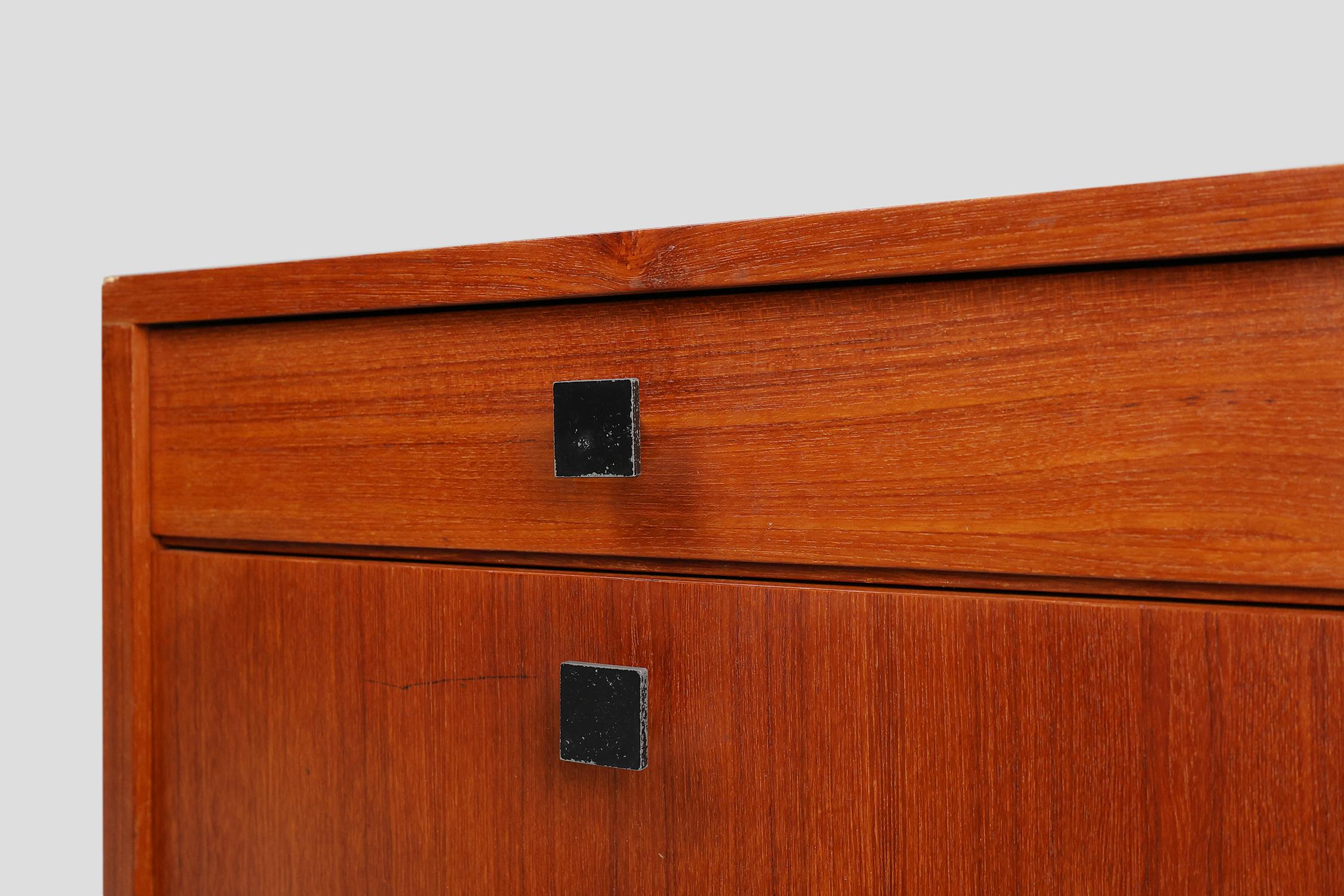 Mid-Century Modern Set of 2 MdK mid-century teak wood nightstands ca. 1960