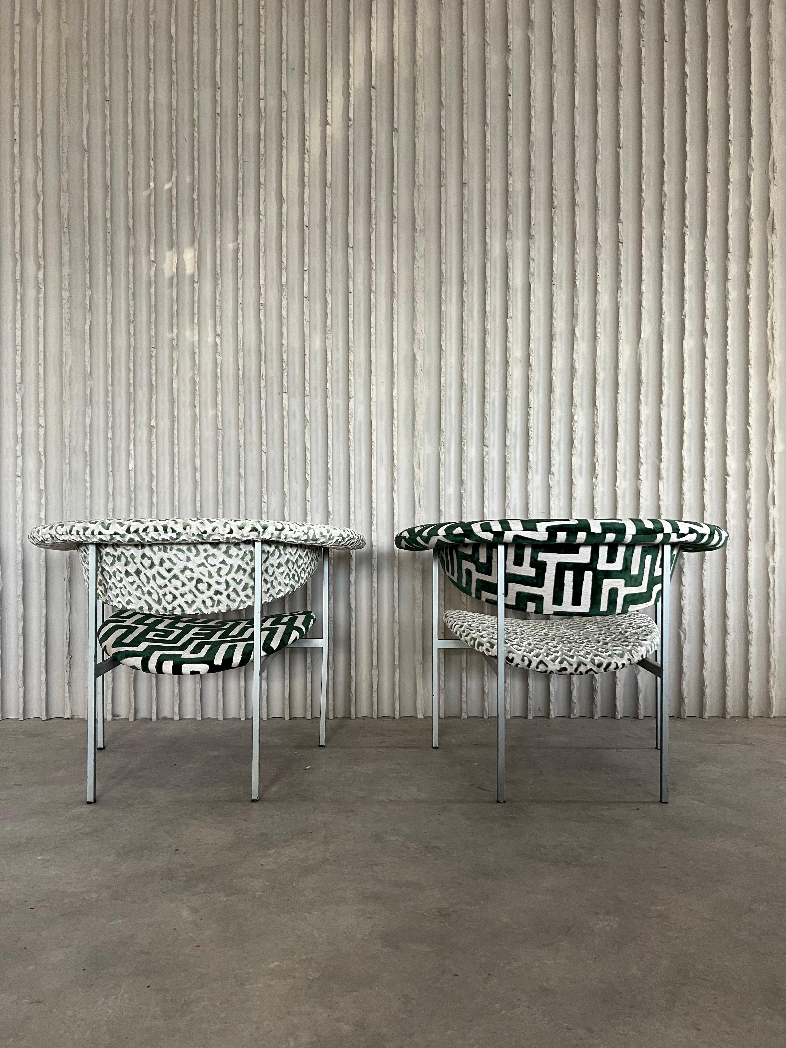 Poudré Ensemble de 2 chaises Meander Gamma de Rudolf Wolf en vente