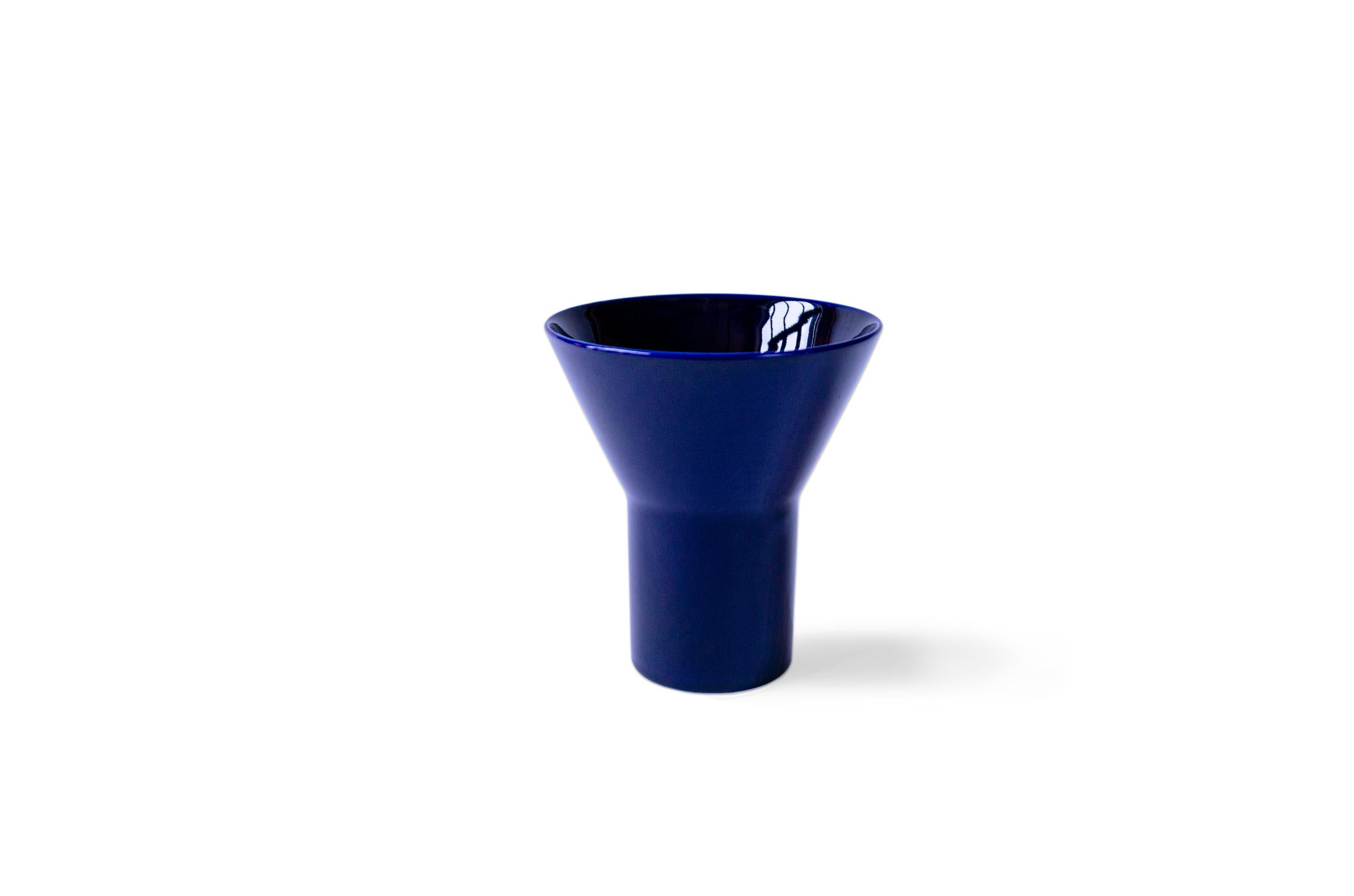 Post-Modern Set of 2 Medium Blue Ceramic KYO Vases by Mazo Design For Sale