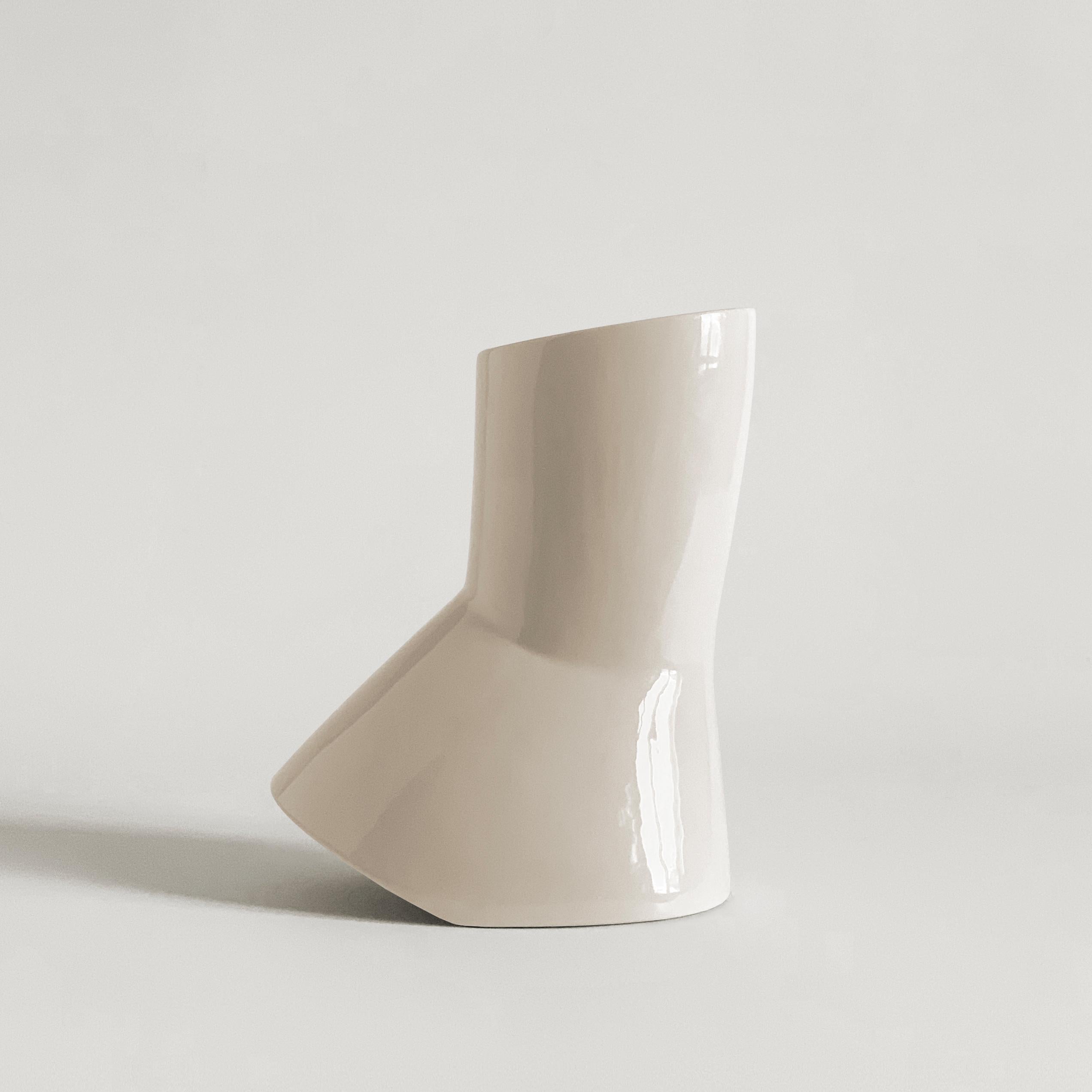 Set of 2 Menadi Ceramic Vases by Studio Zero For Sale 4