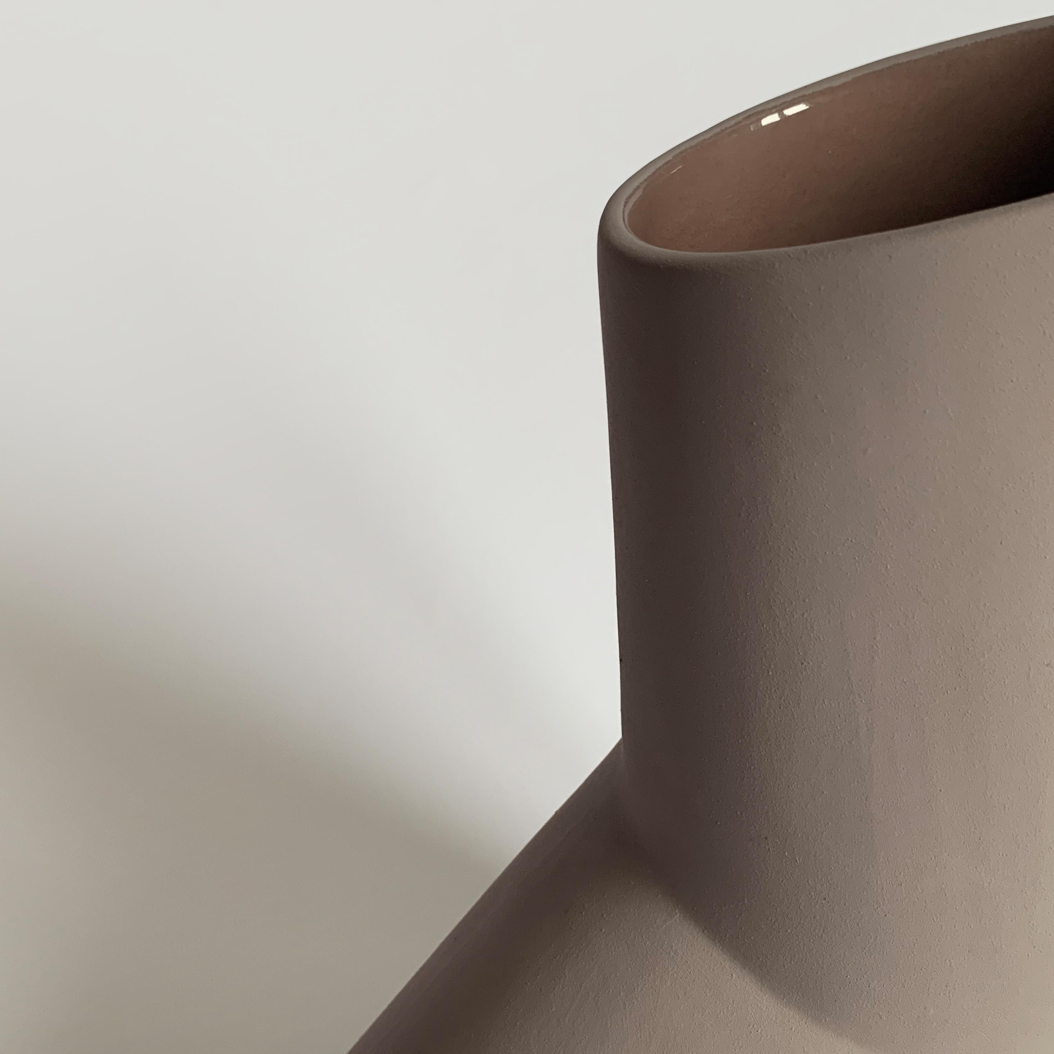 Set of 2 Menadi Ceramic Vases by Studio Zero For Sale 2