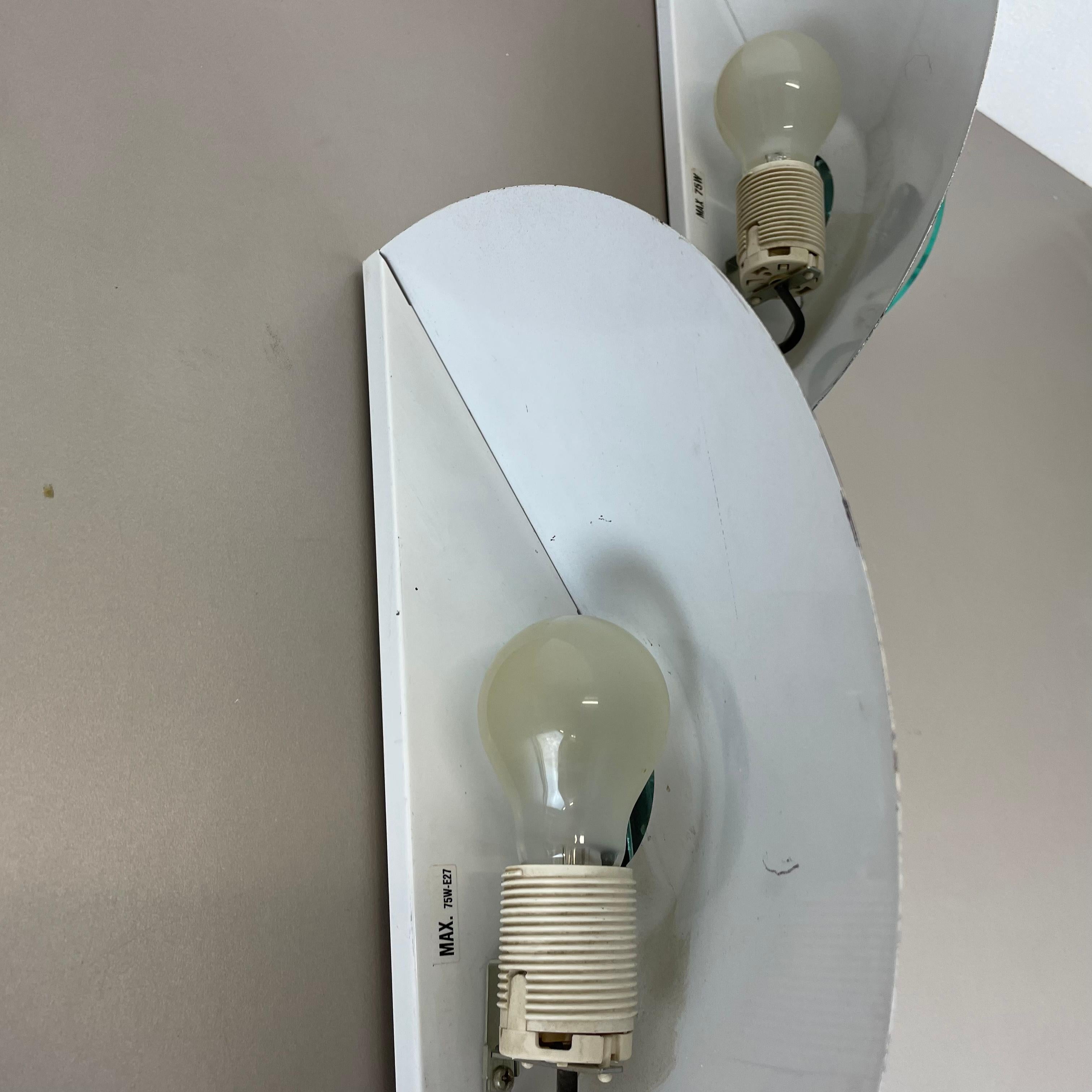 Set of 2 Metal + acryl glass post modern wall light by Hustadt Leuchten, 1980s In Good Condition For Sale In Kirchlengern, DE