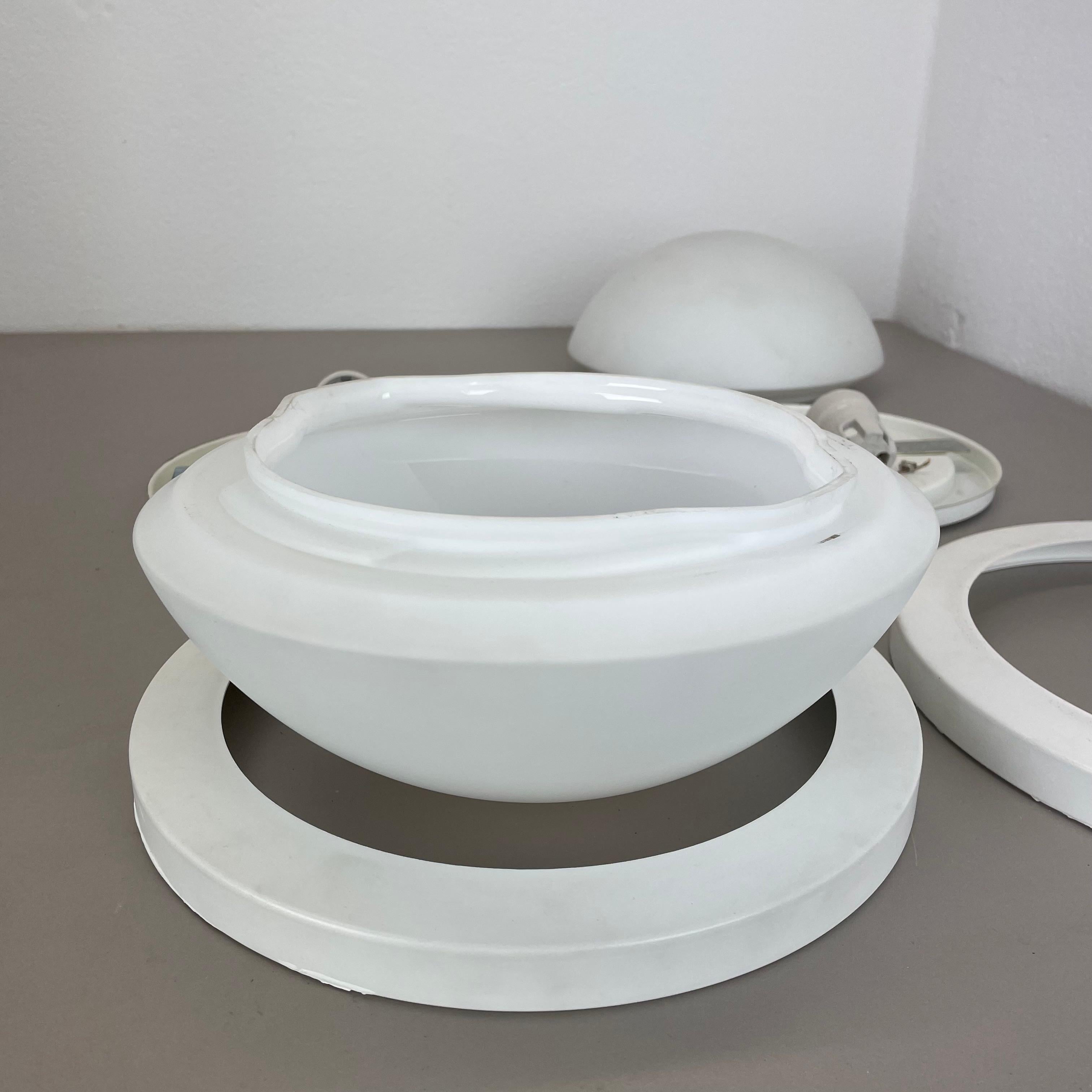 Ensemble de 2 Lights en métal et verre pour plafond mural par Glashütte Limburg, Allemagne, 1980 en vente 7