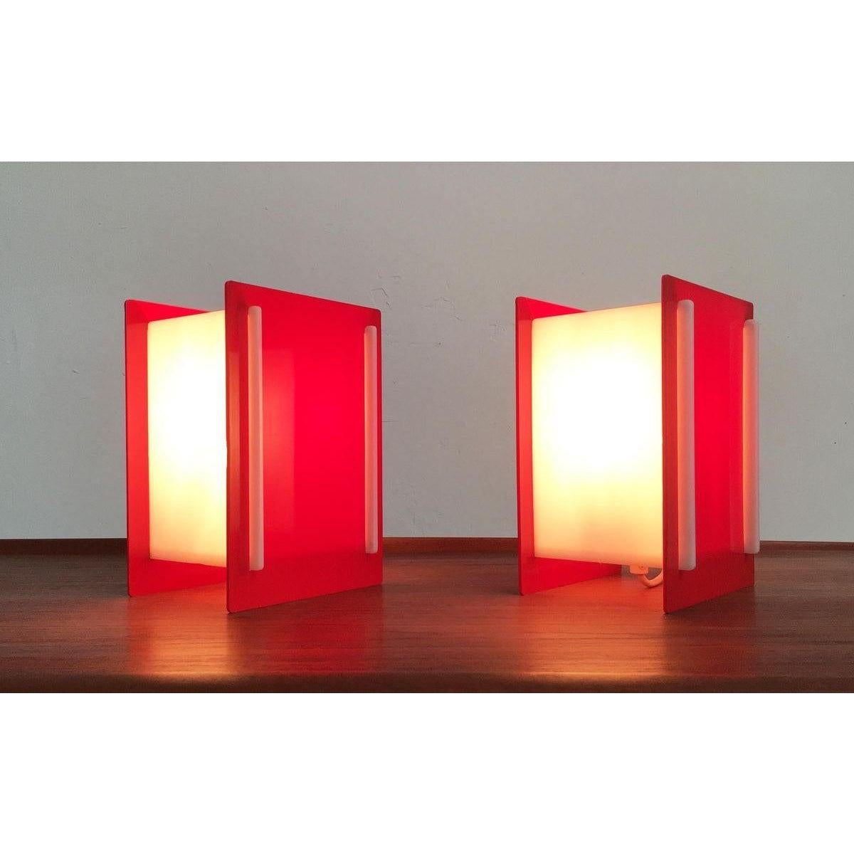 Lot de 2 lampes de table en acrylique du milieu du siècle dernier Bon état - En vente à Hamburg, DE