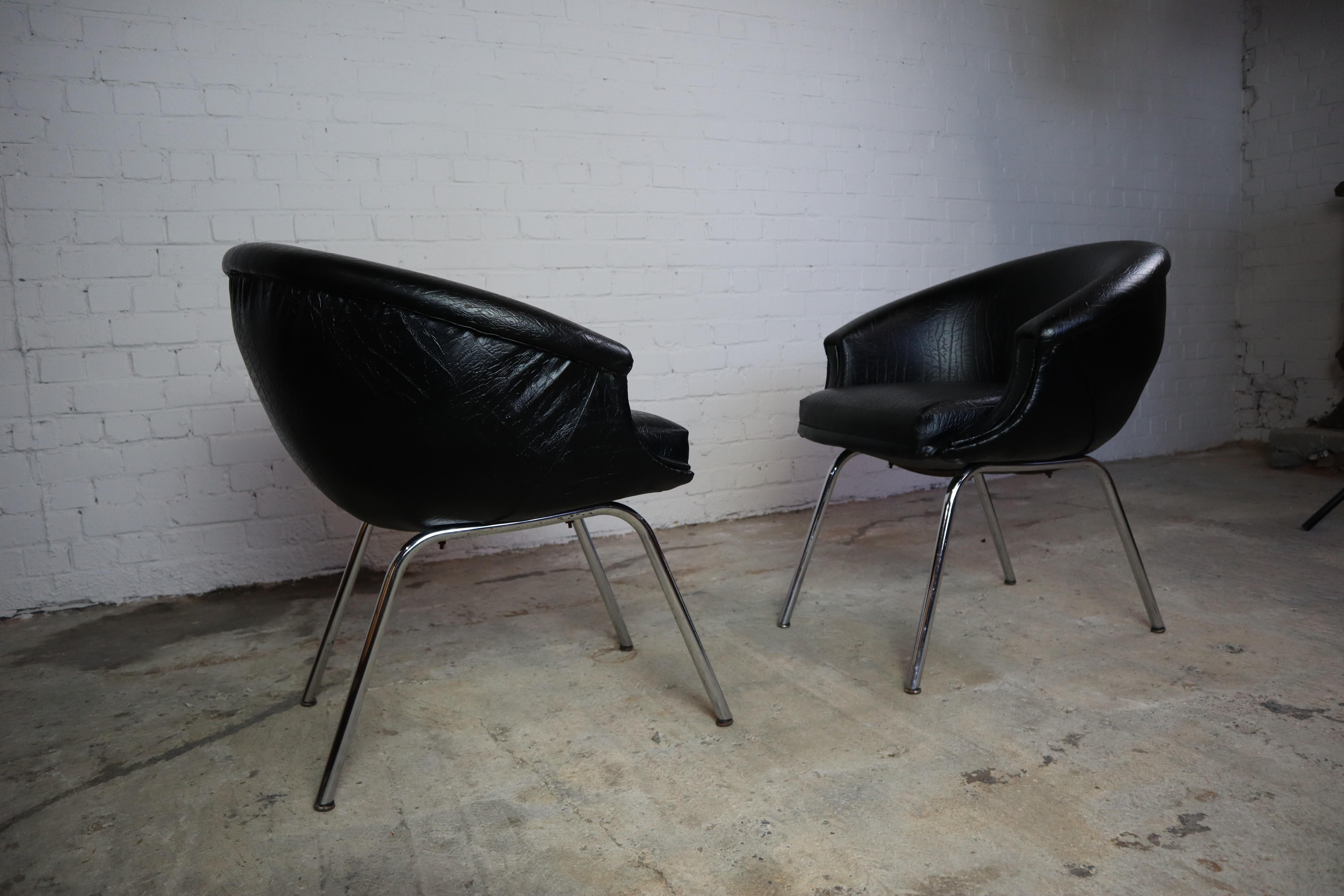 Set of 2 black faux leather Mid-century armchairs For Sale 7