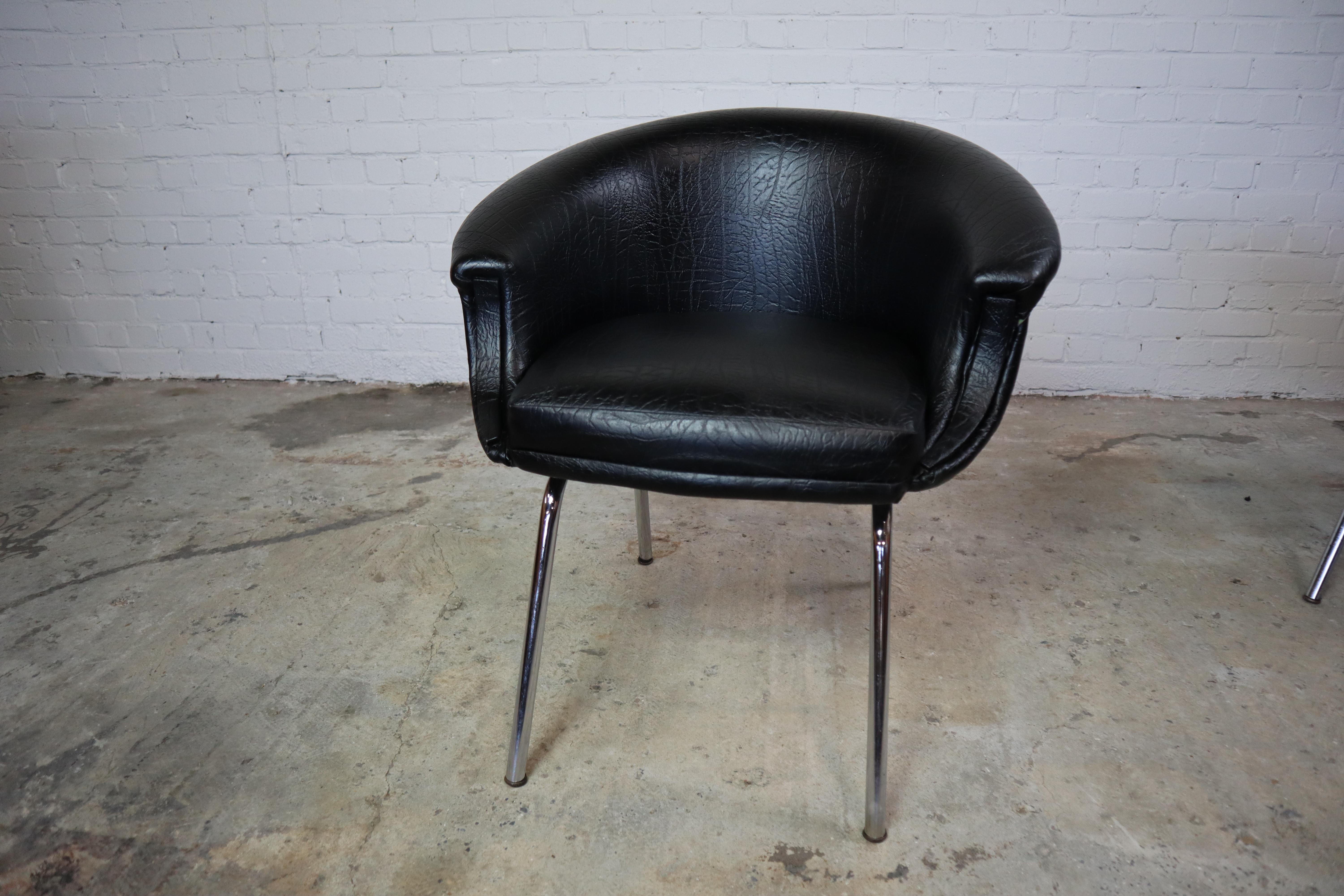 Set of 2 black faux leather Mid-century armchairs For Sale 10