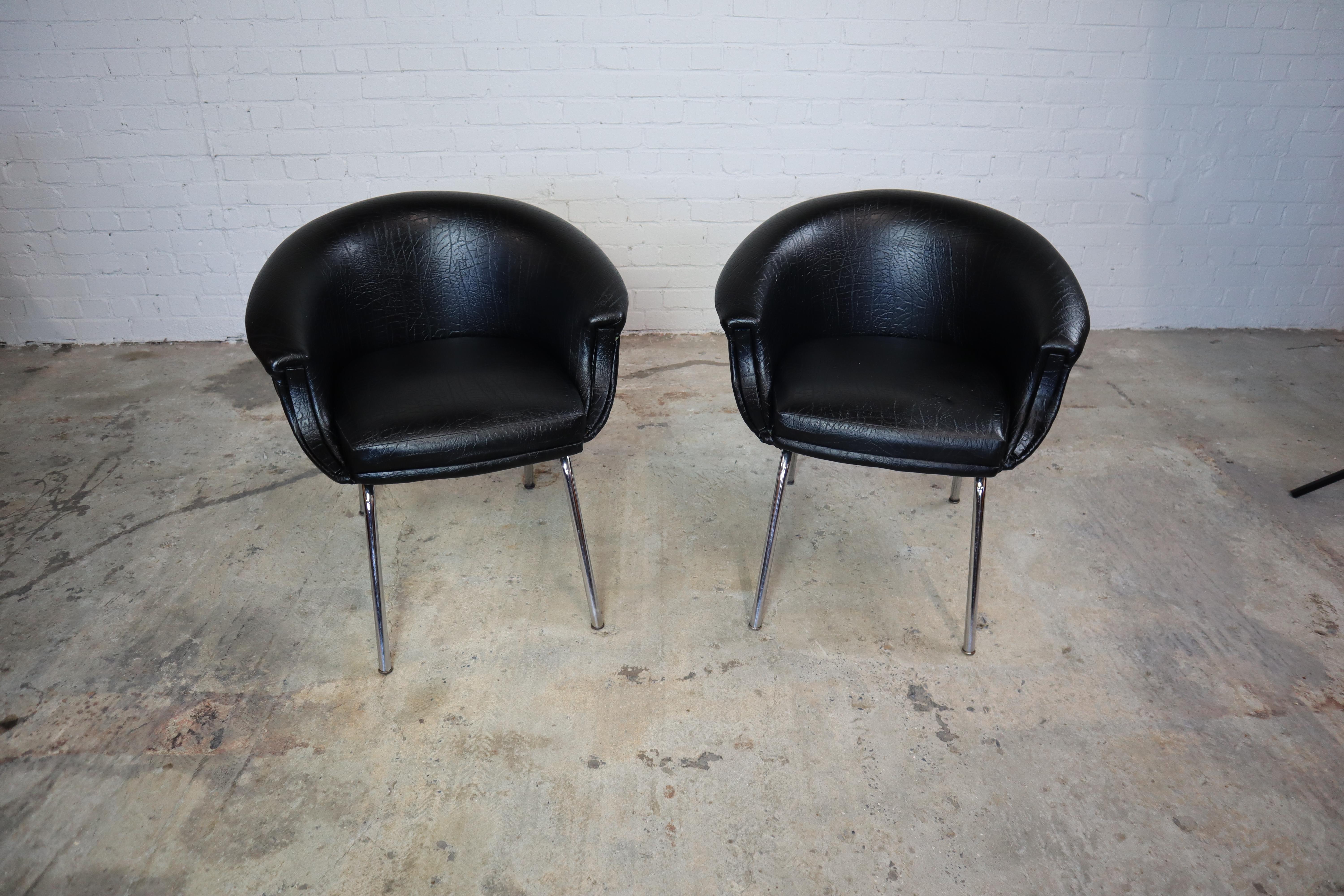 Set of 2 black faux leather Mid-century armchairs For Sale 1