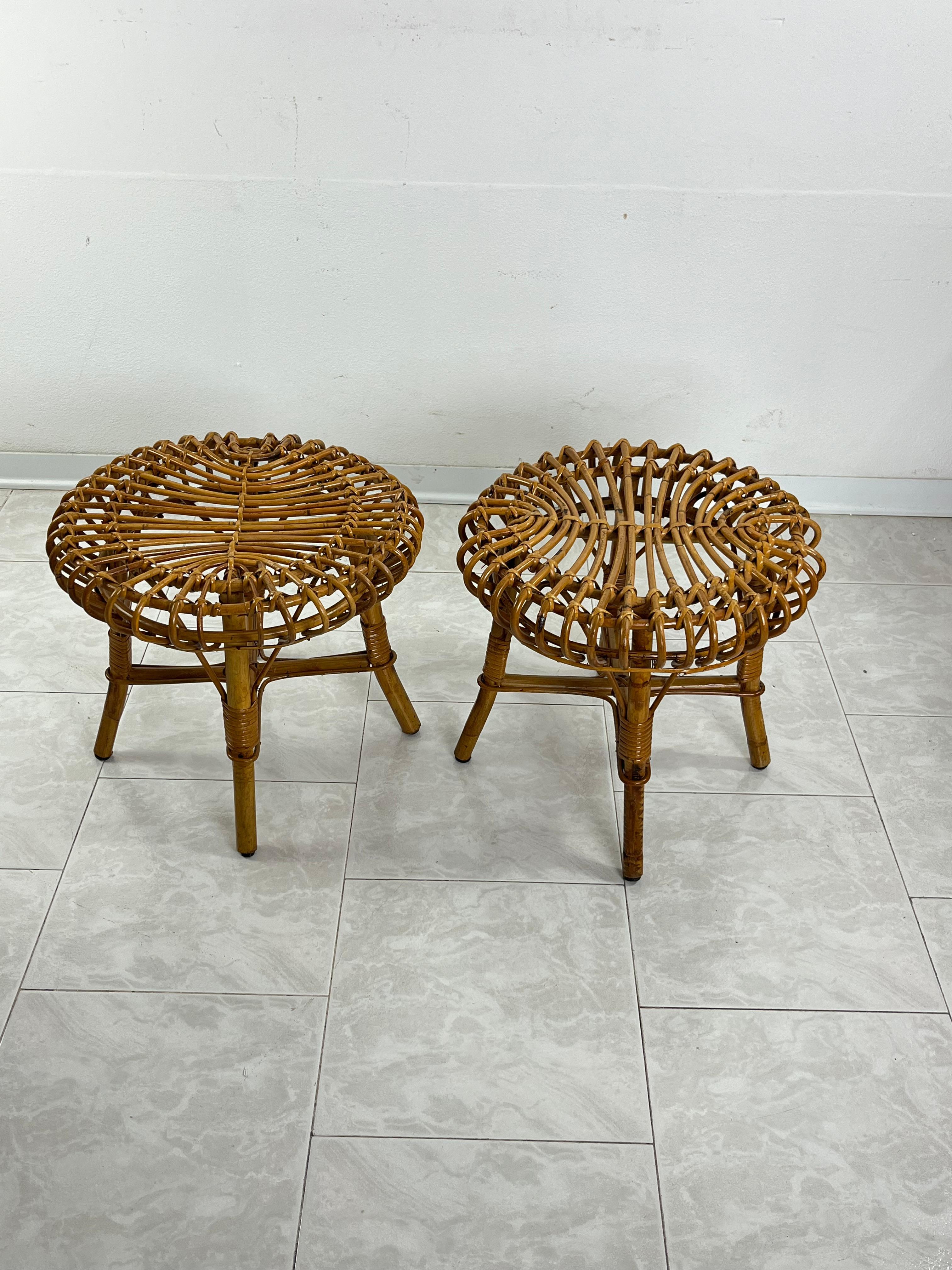 Juego de 2 taburetes puf o mesa auxiliar de ratán y bambú, por Franco Albini, años 60 en venta 3